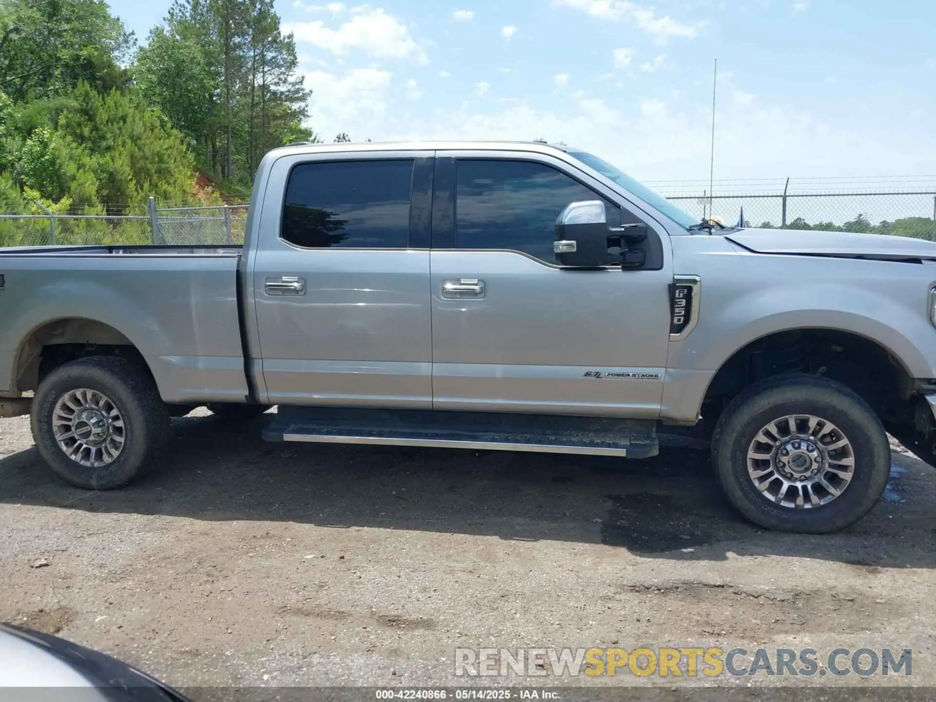 13 Photograph of a damaged car 1FT8W3BT4MED26886 FORD F-350 2021