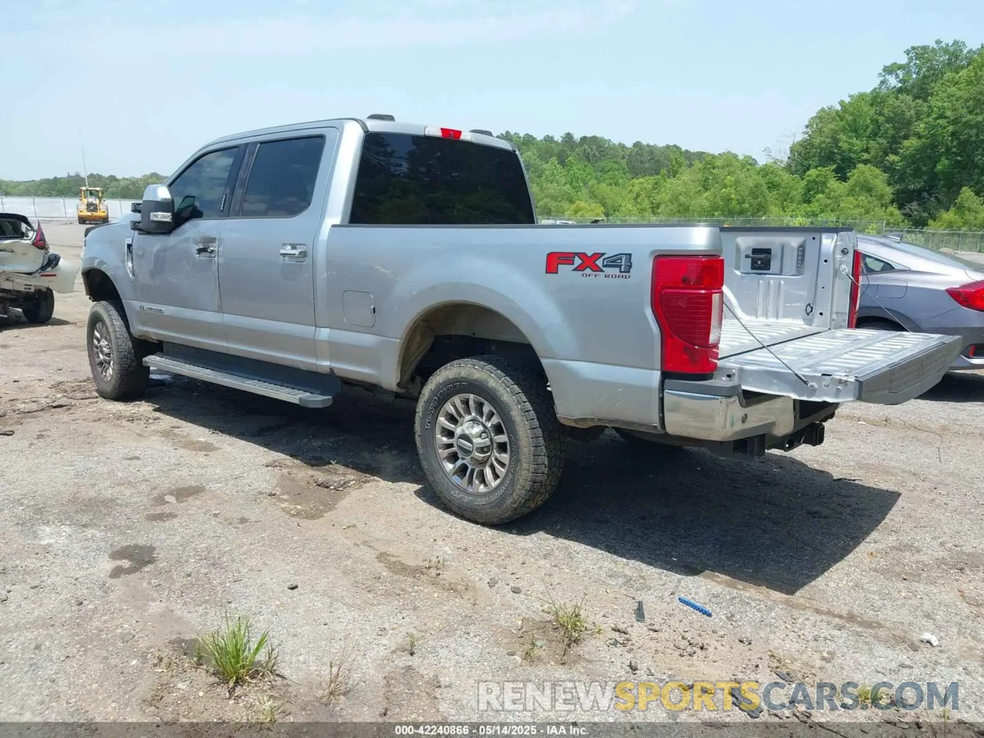 3 Photograph of a damaged car 1FT8W3BT4MED26886 FORD F-350 2021