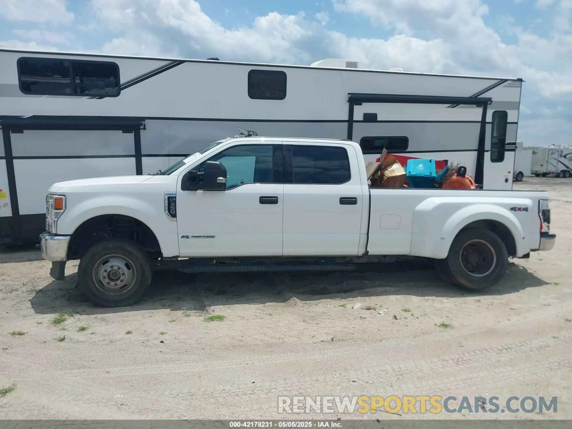 14 Фотография поврежденного автомобиля 1FT8W3DT5MED03260 FORD F-350 2021