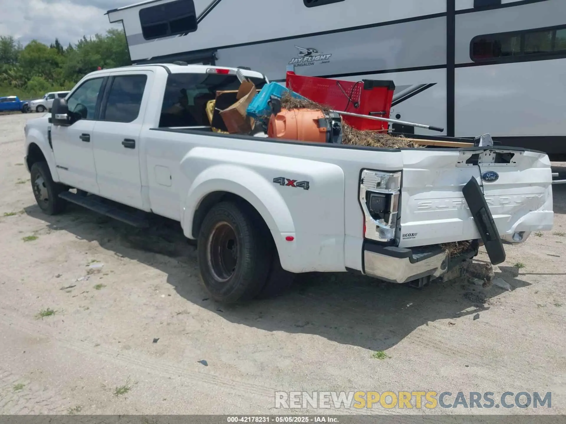 3 Фотография поврежденного автомобиля 1FT8W3DT5MED03260 FORD F-350 2021