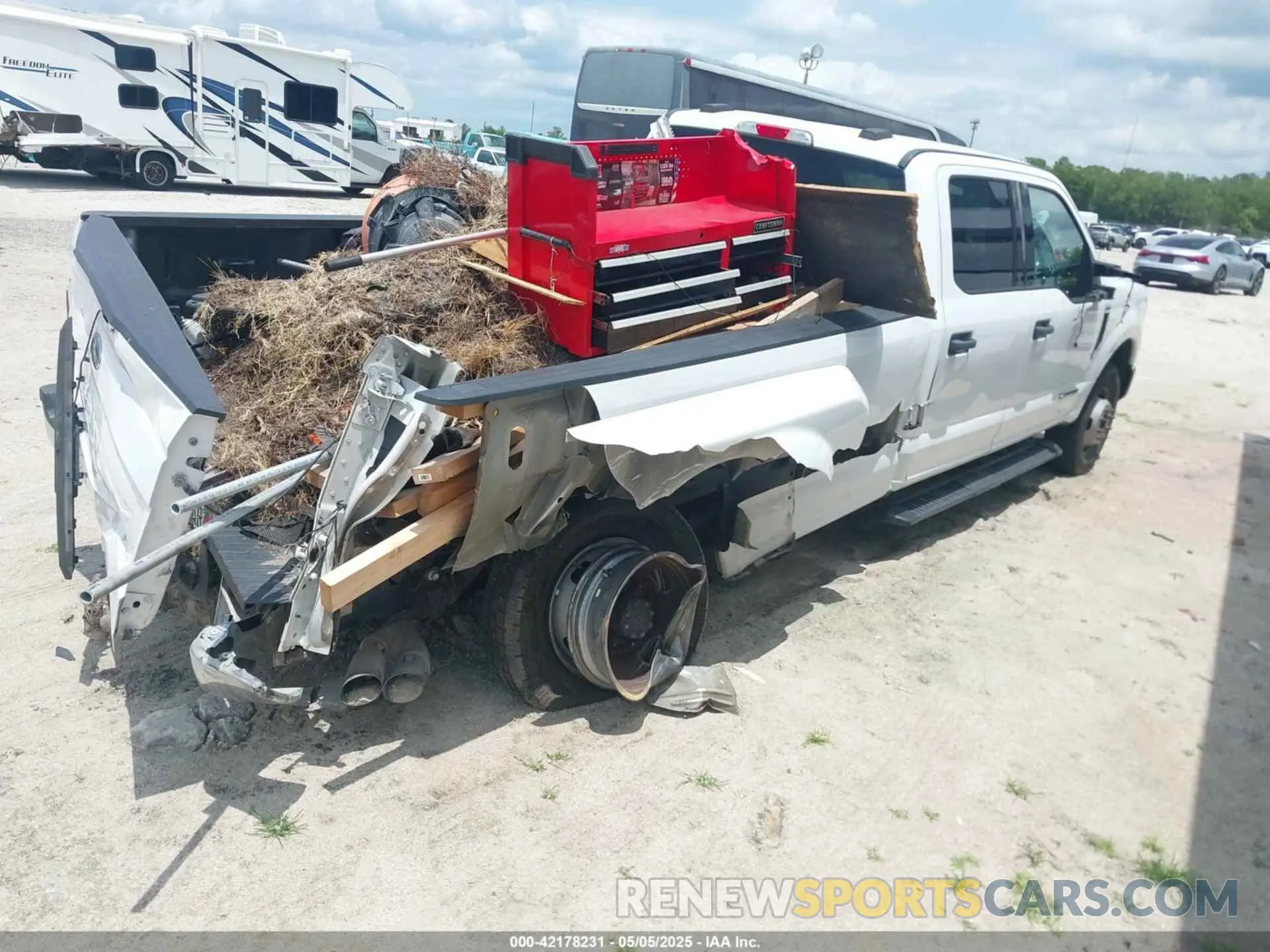 4 Фотография поврежденного автомобиля 1FT8W3DT5MED03260 FORD F-350 2021