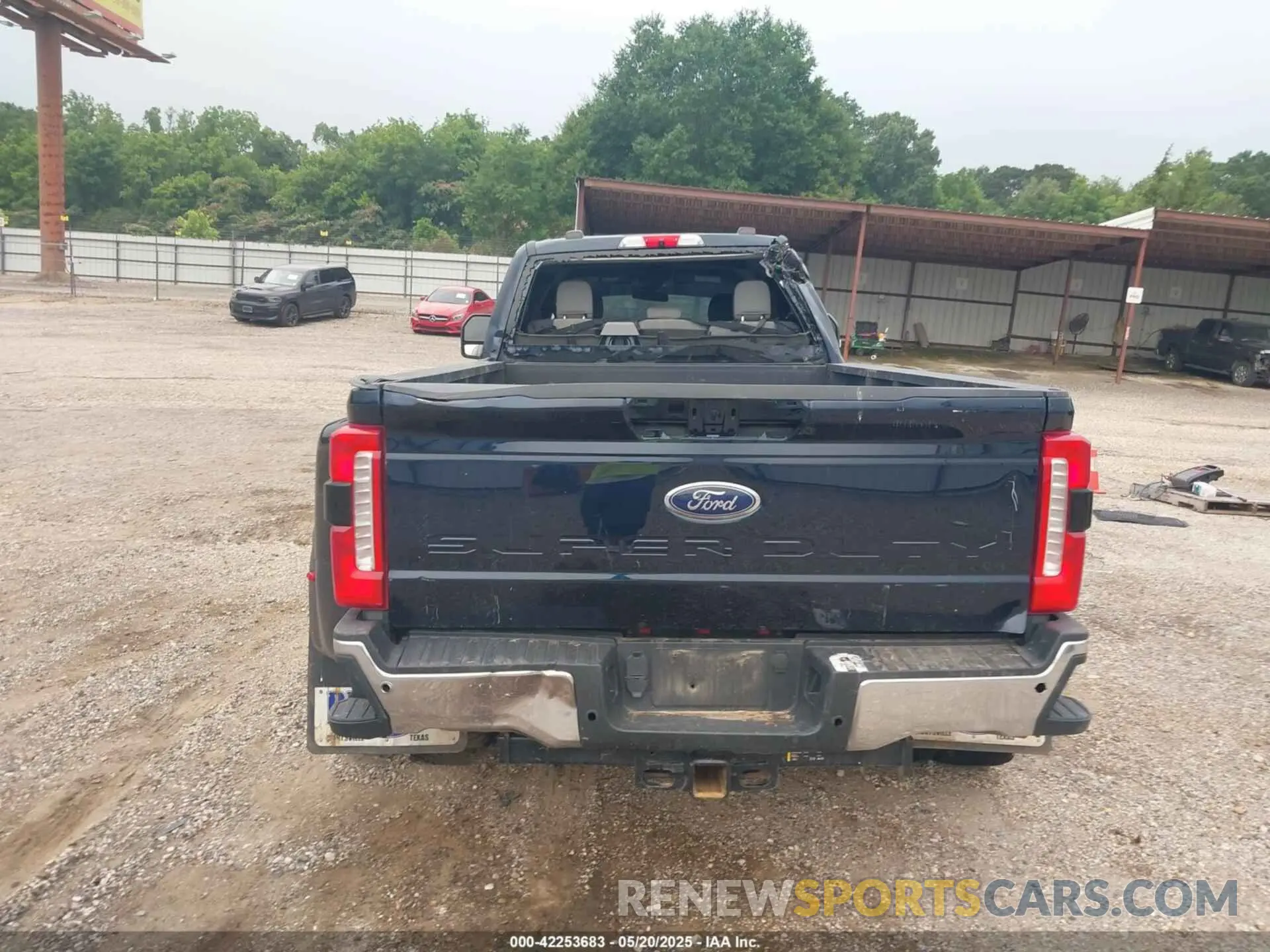 19 Photograph of a damaged car 1FT8W3DT9MED19123 FORD F-350 2021