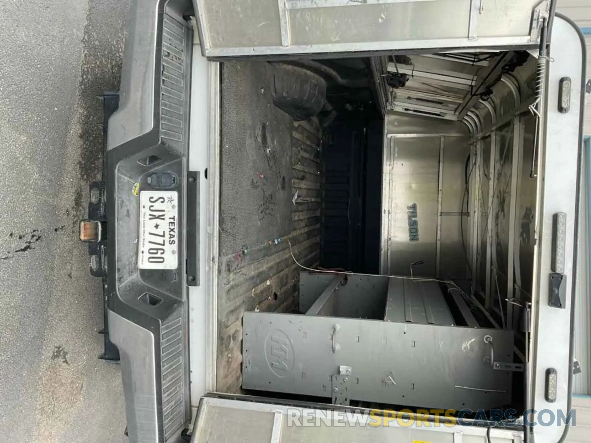 32 Фотография поврежденного автомобиля 1FT8W3BN0NED28105 FORD F-350 2022