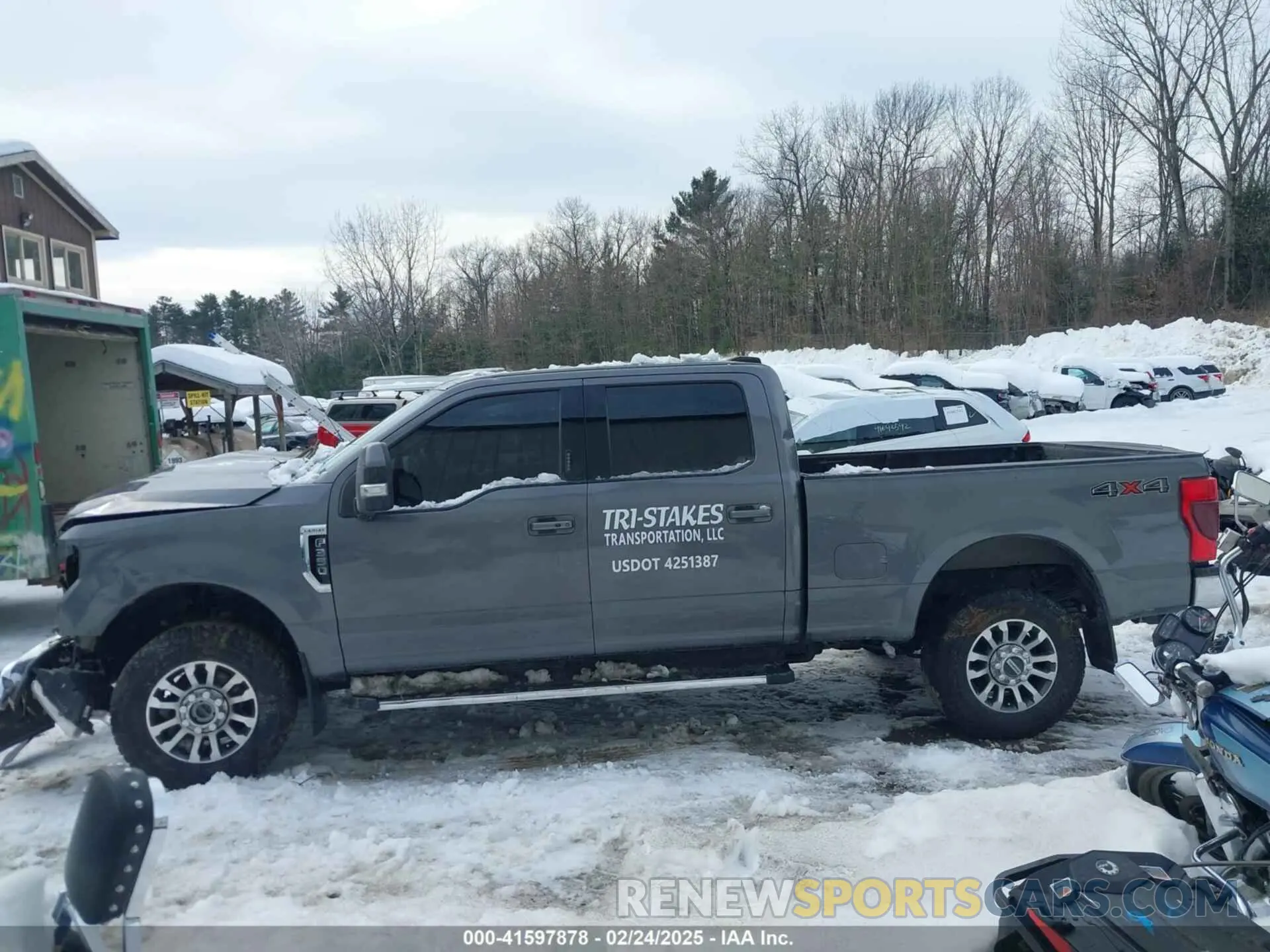 14 Photograph of a damaged car 1FT8W3BN8NEC76657 FORD F-350 2022