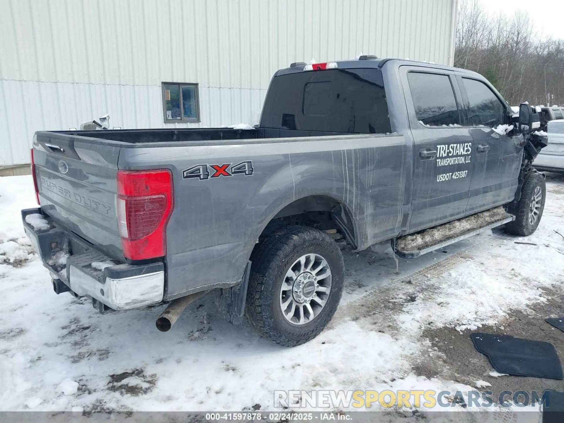 4 Photograph of a damaged car 1FT8W3BN8NEC76657 FORD F-350 2022