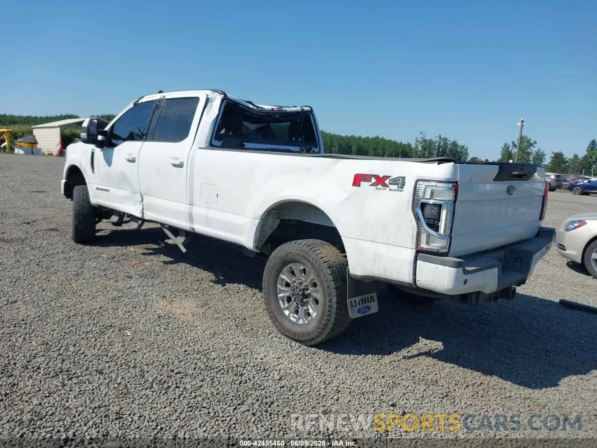 3 Photograph of a damaged car 1FT8W3BT1NEF84672 FORD F-350 2022