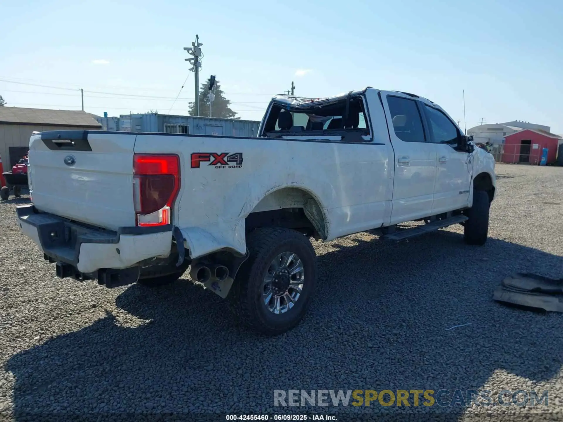 4 Photograph of a damaged car 1FT8W3BT1NEF84672 FORD F-350 2022