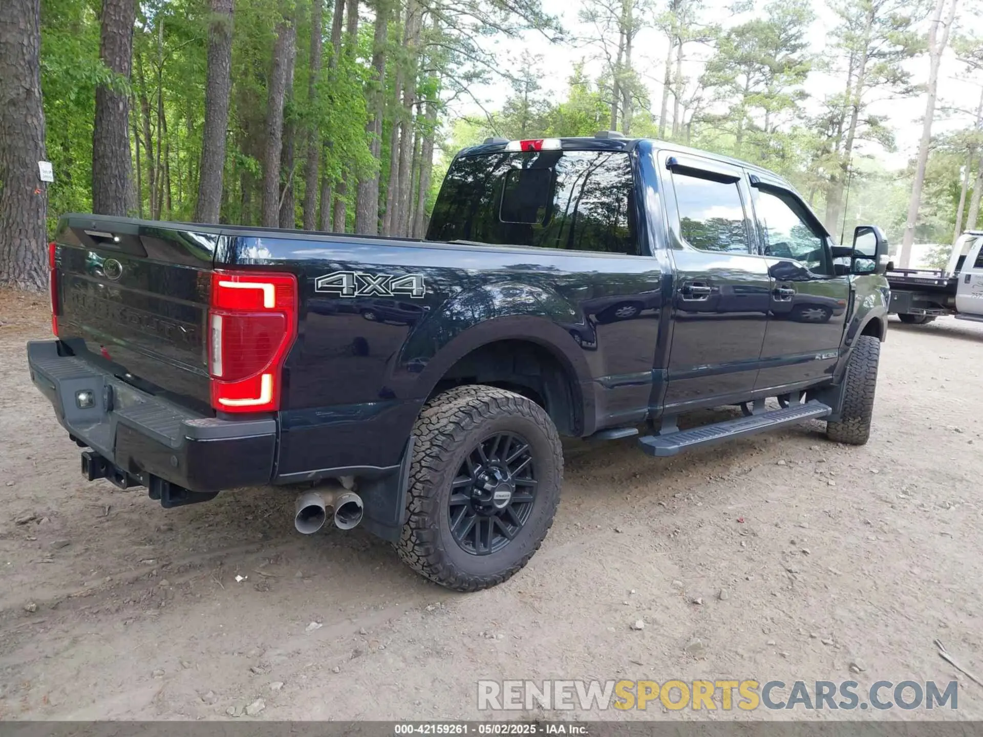 4 Photograph of a damaged car 1FT8W3BT4NEC79733 FORD F-350 2022