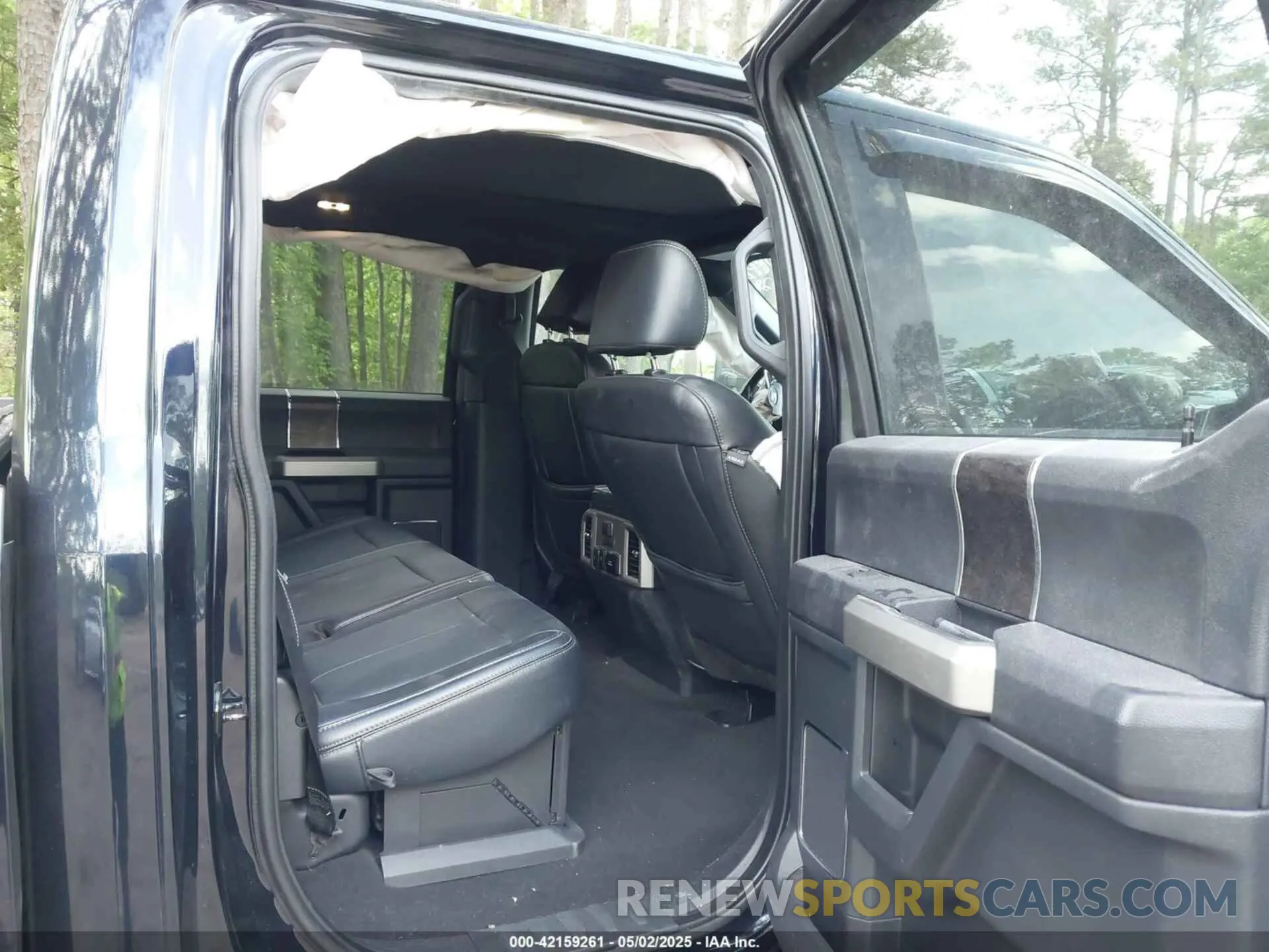 8 Photograph of a damaged car 1FT8W3BT4NEC79733 FORD F-350 2022