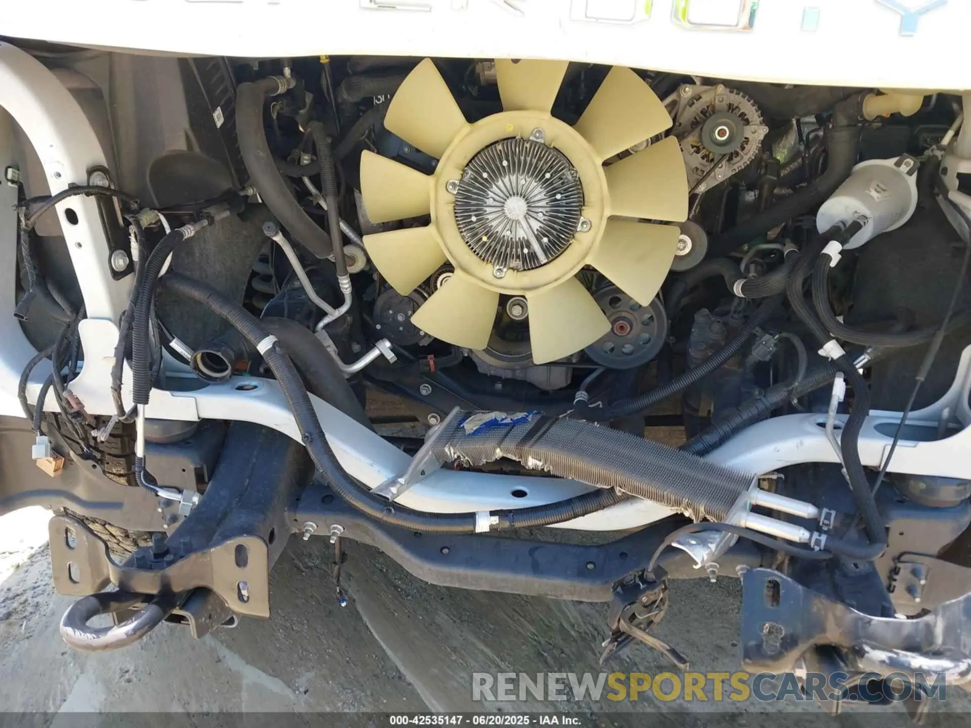 21 Photograph of a damaged car 1FT8W3CN2NEC55222 FORD F-350 2022