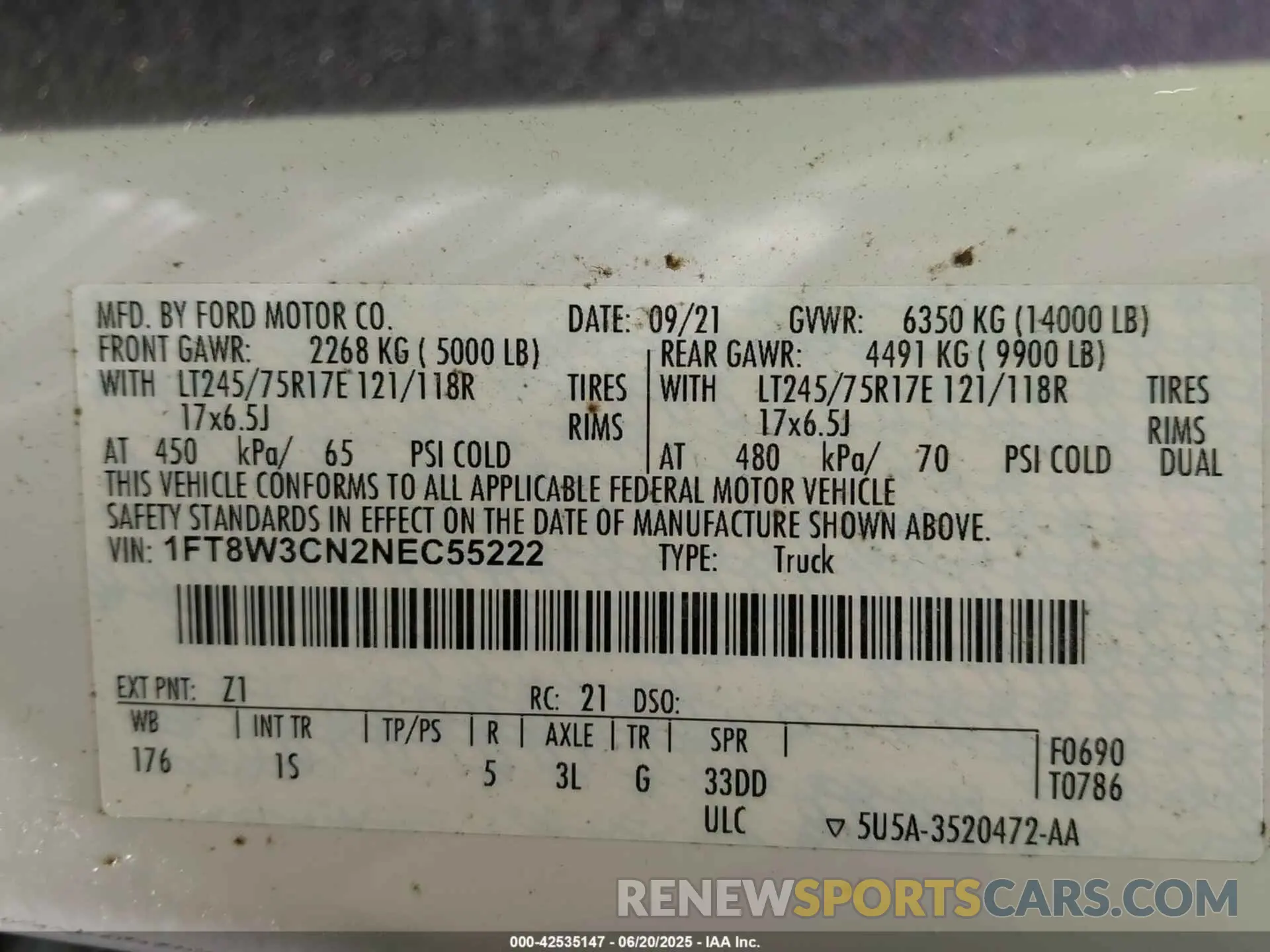 8 Photograph of a damaged car 1FT8W3CN2NEC55222 FORD F-350 2022