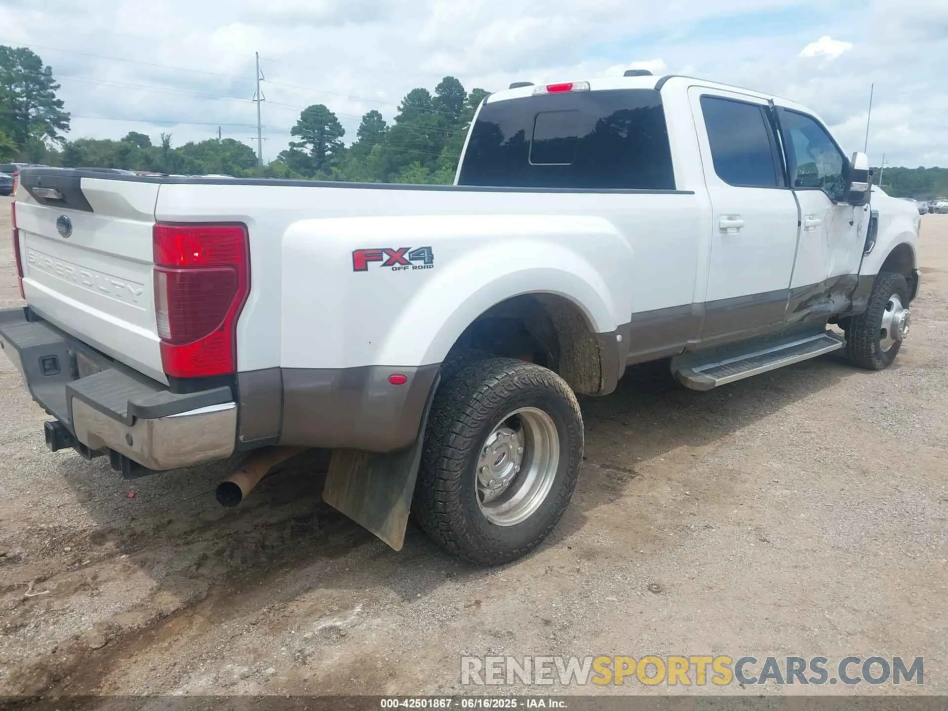 4 Фотография поврежденного автомобиля 1FT8W3DN0NEE76400 FORD F-350 2022