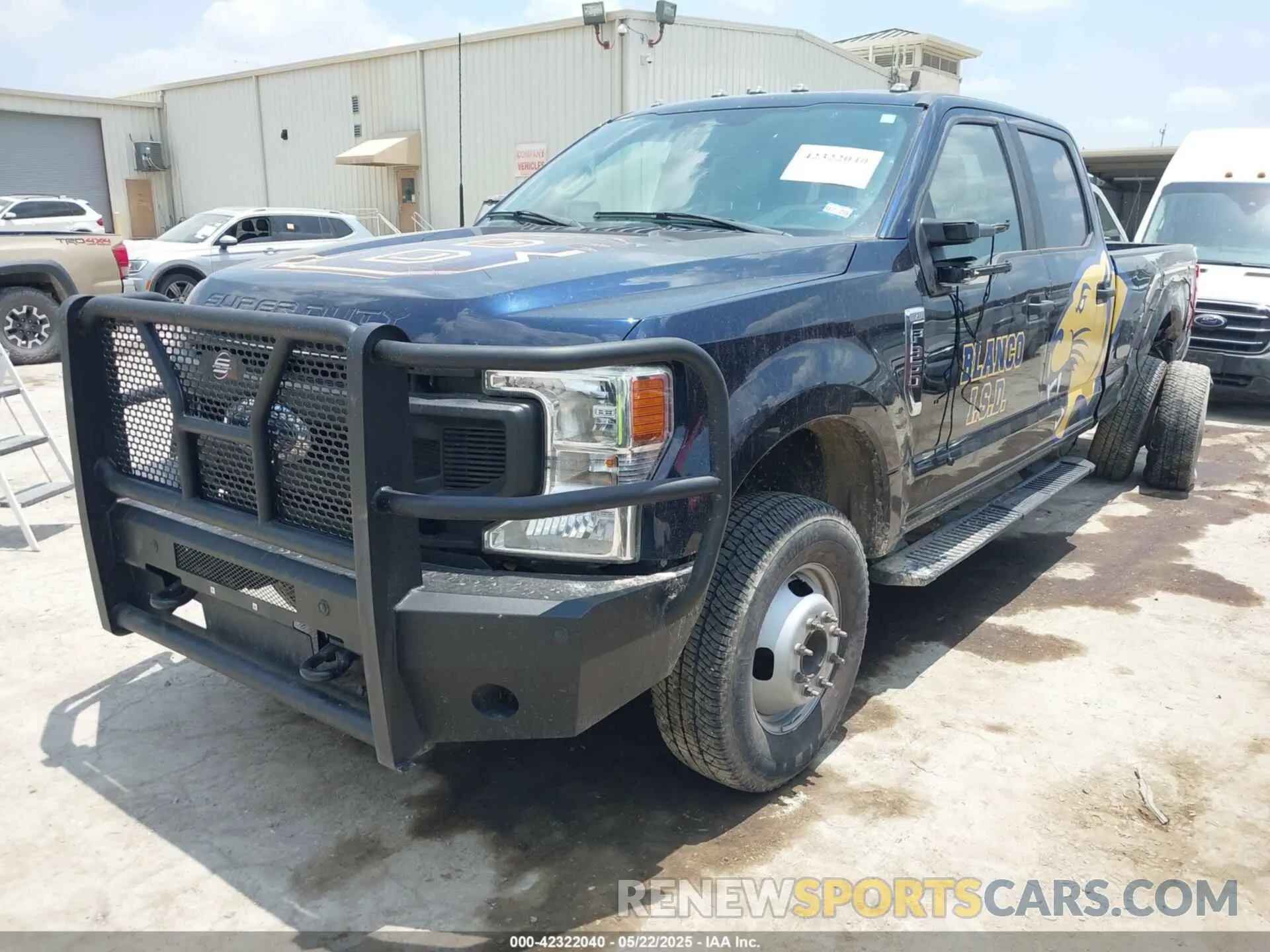 2 Photograph of a damaged car 1FT8W3DN5NEE81592 FORD F-350 2022