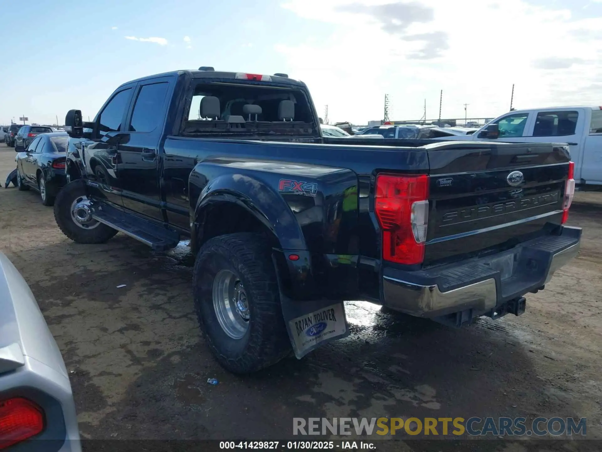 3 Фотография поврежденного автомобиля 1FT8W3DT5NED32033 FORD F-350 2022