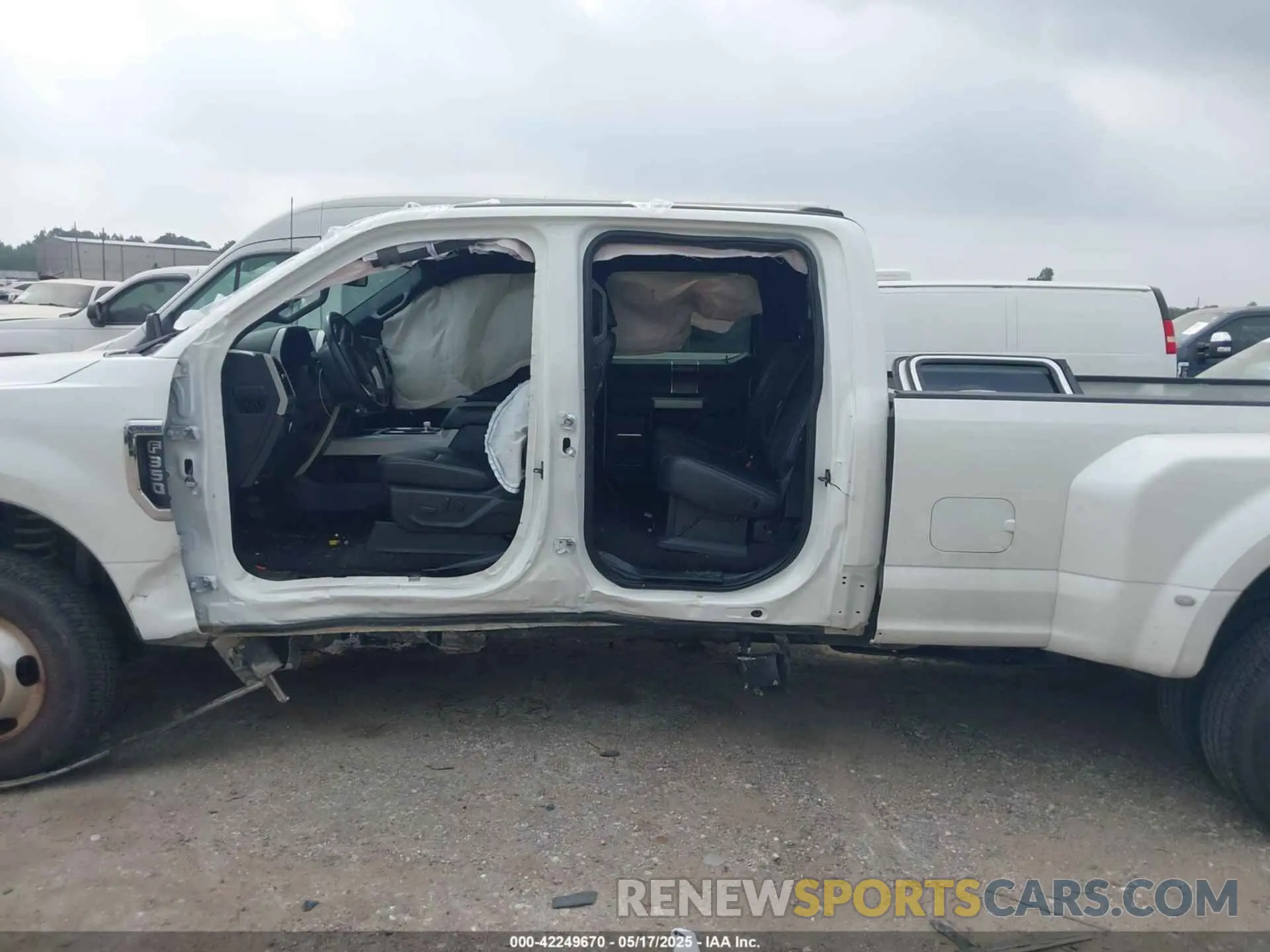 15 Photograph of a damaged car 1FT8W3DT7NEG33242 FORD F-350 2022