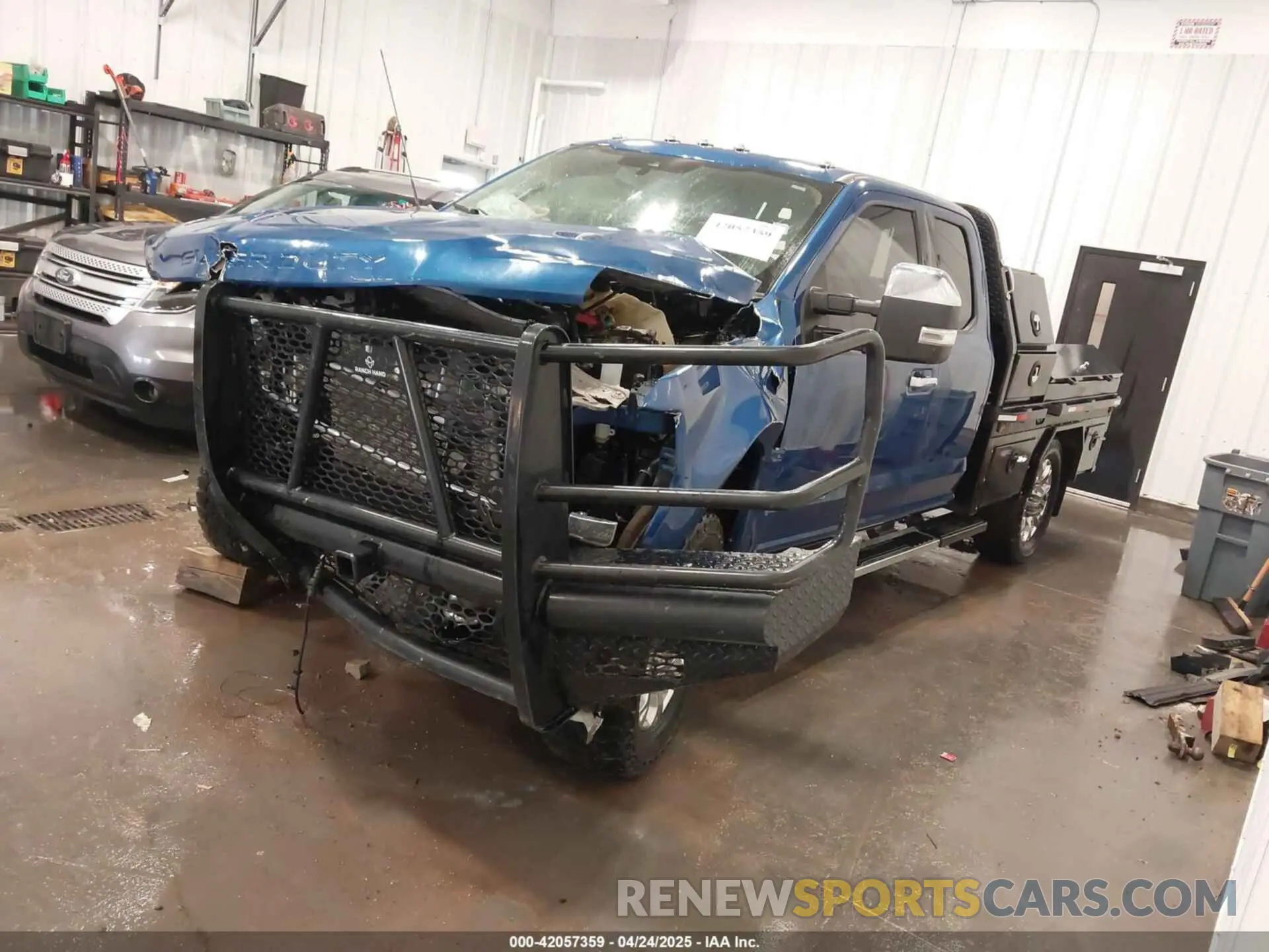 2 Photograph of a damaged car 1FT8X3BT8NEE84758 FORD F-350 2022