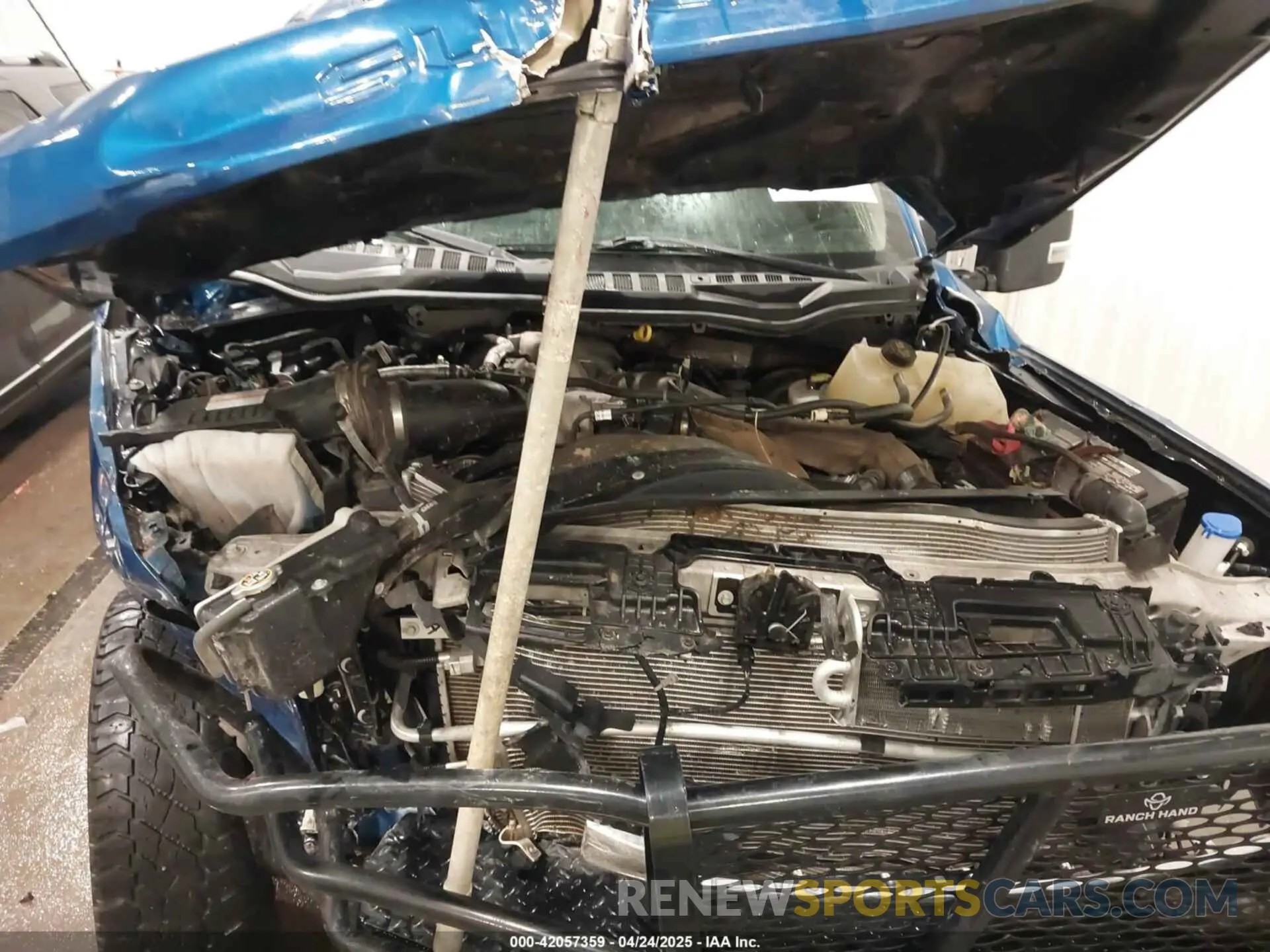 9 Photograph of a damaged car 1FT8X3BT8NEE84758 FORD F-350 2022