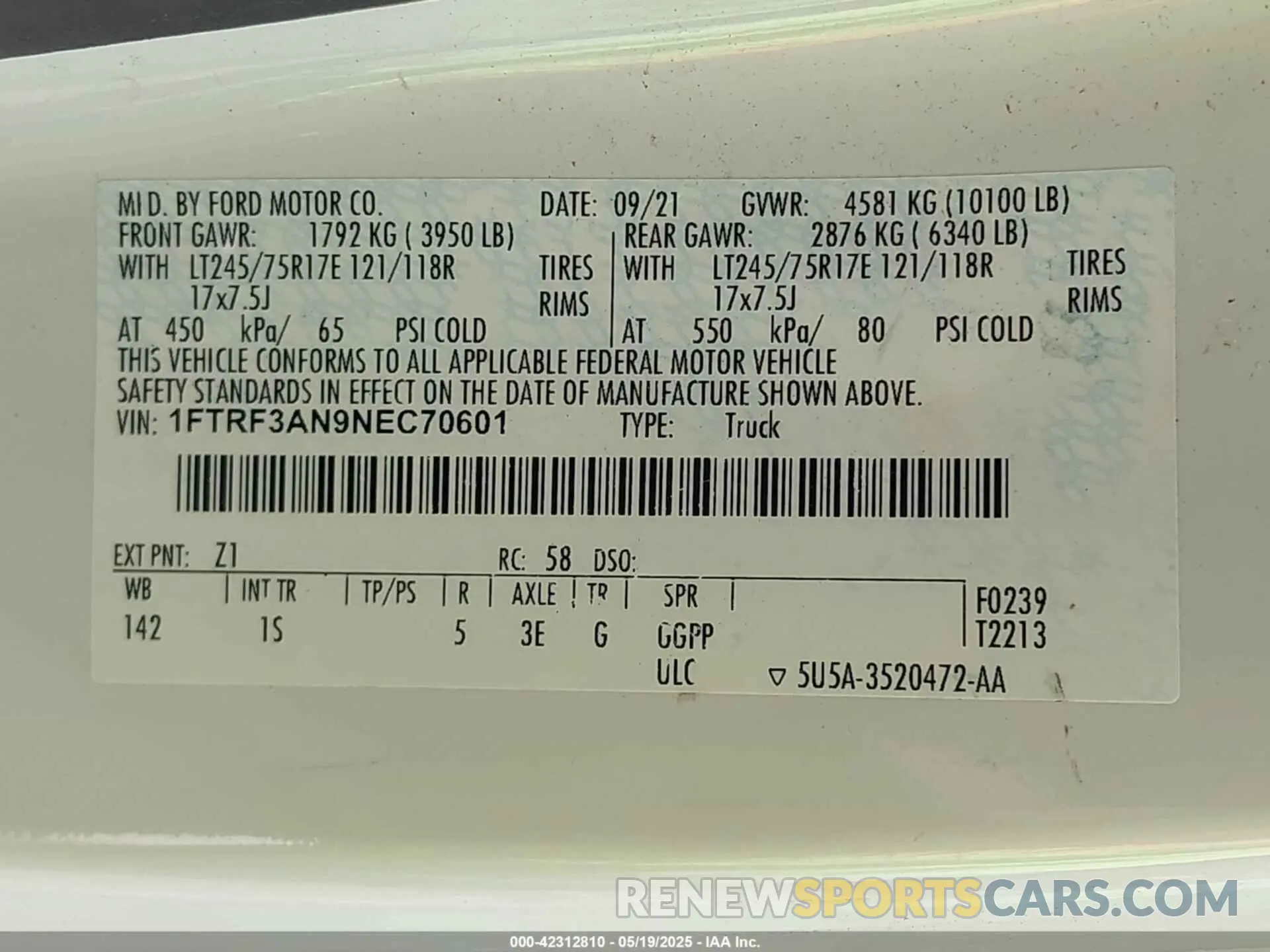 8 Photograph of a damaged car 1FTRF3AN9NEC70601 FORD F-350 2022