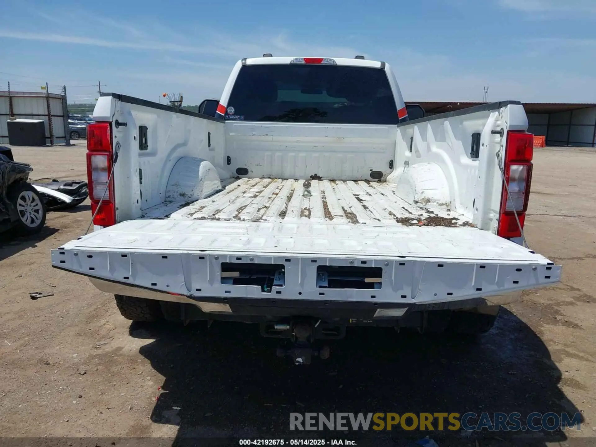 17 Фотография поврежденного автомобиля 1FTRF3DTXNED40326 FORD F-350 2022