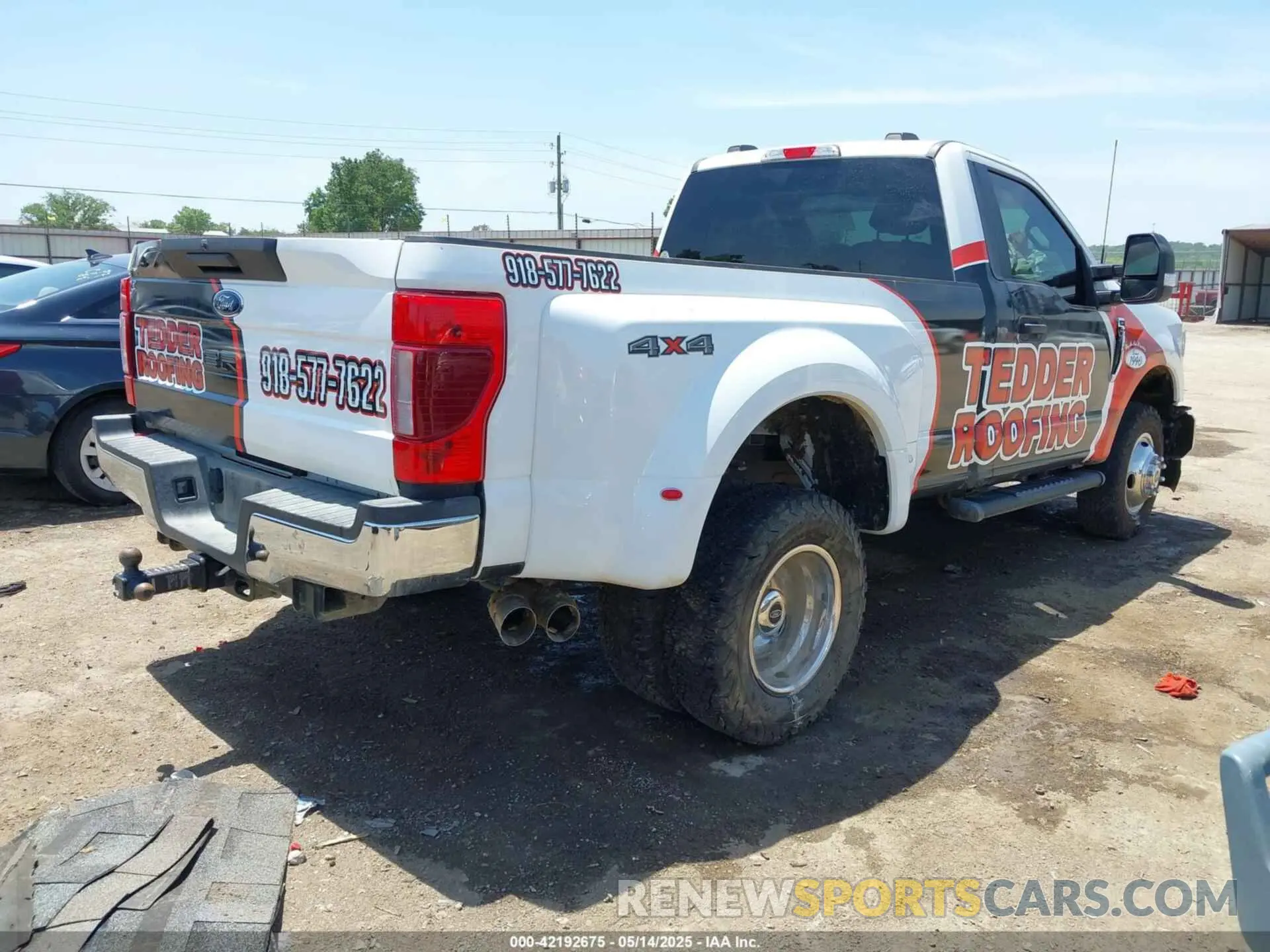 4 Фотография поврежденного автомобиля 1FTRF3DTXNED40326 FORD F-350 2022