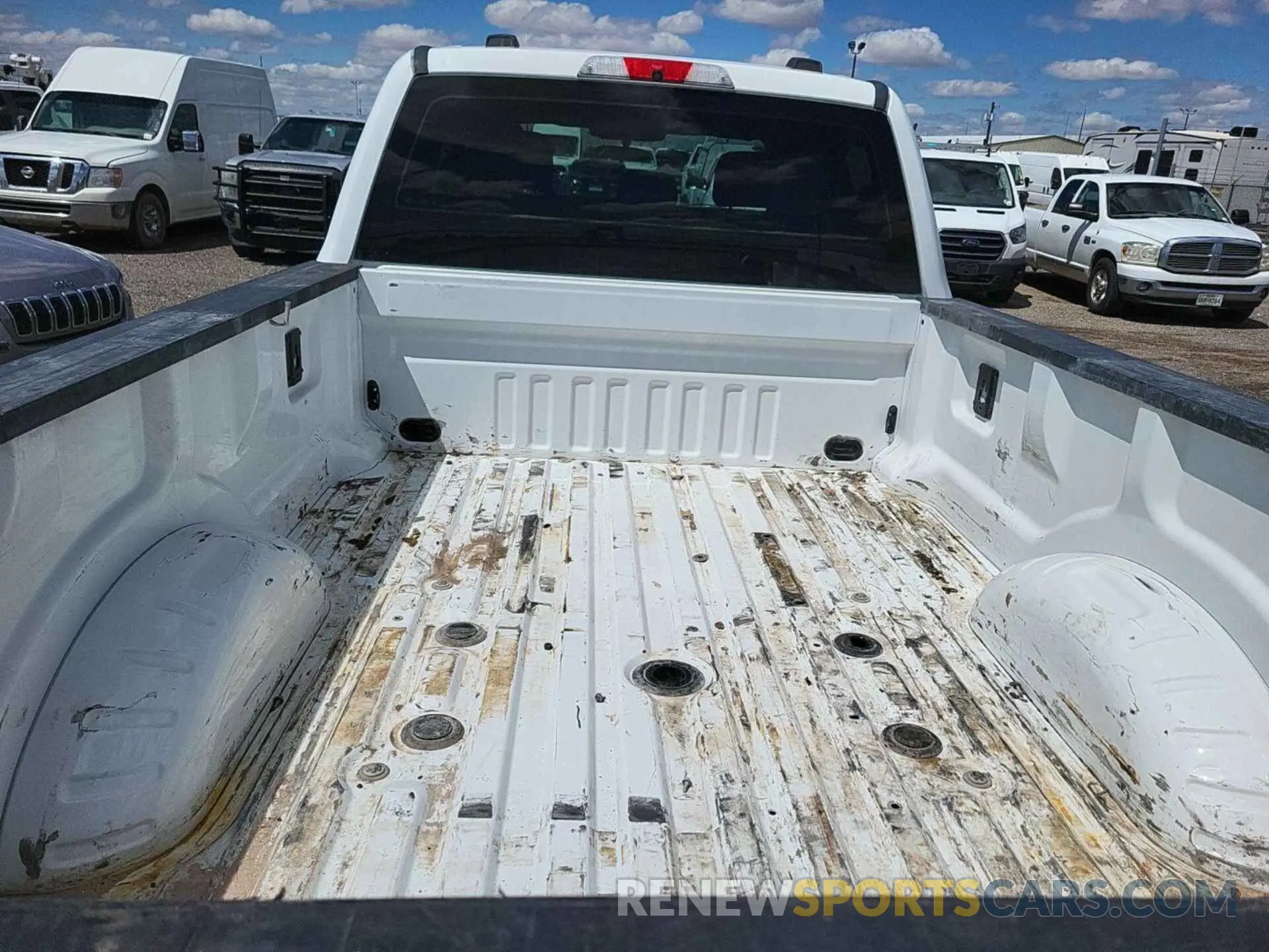 17 Photograph of a damaged car 1FT8W3BA3PEC99313 FORD F-350 2023