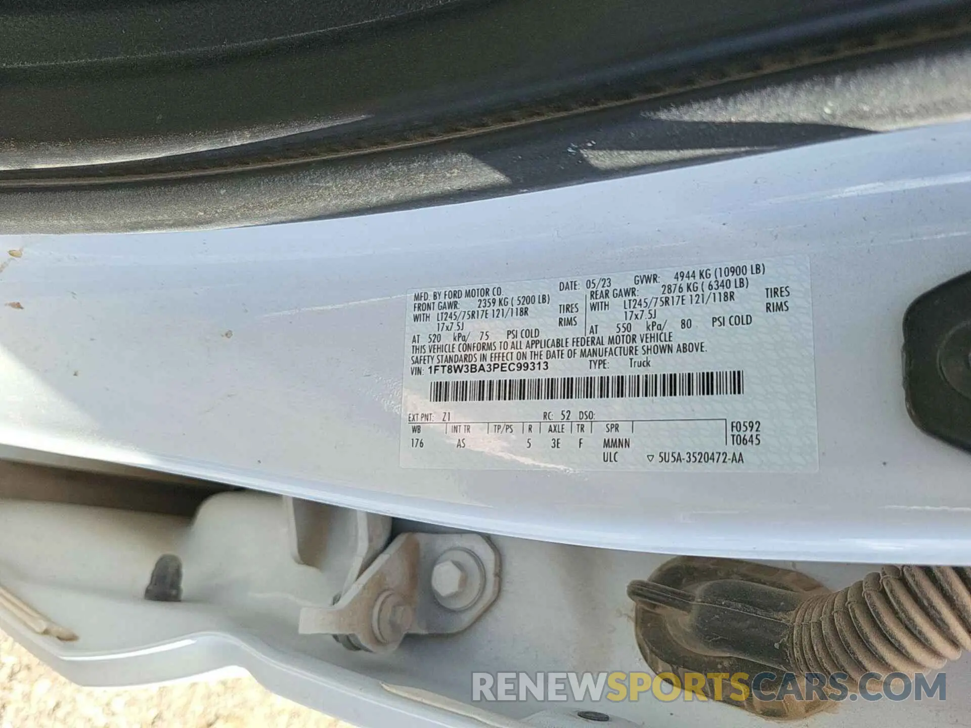 19 Photograph of a damaged car 1FT8W3BA3PEC99313 FORD F-350 2023