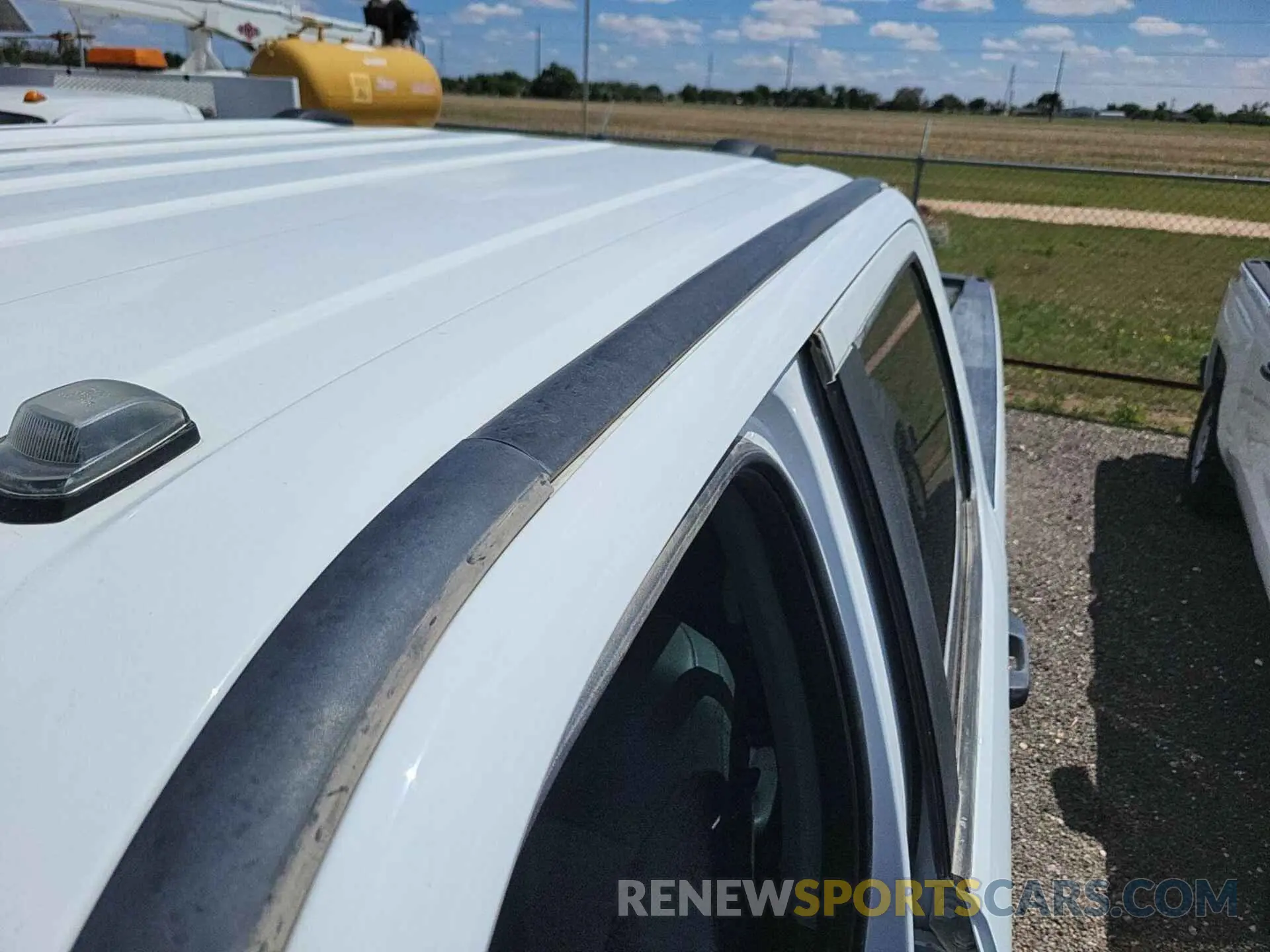 24 Photograph of a damaged car 1FT8W3BA3PEC99313 FORD F-350 2023