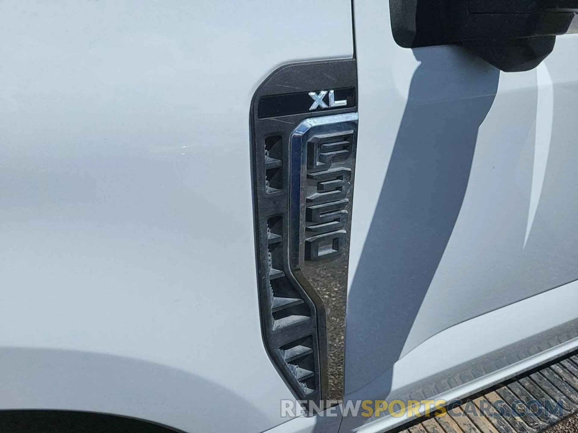 25 Photograph of a damaged car 1FT8W3BA3PEC99313 FORD F-350 2023