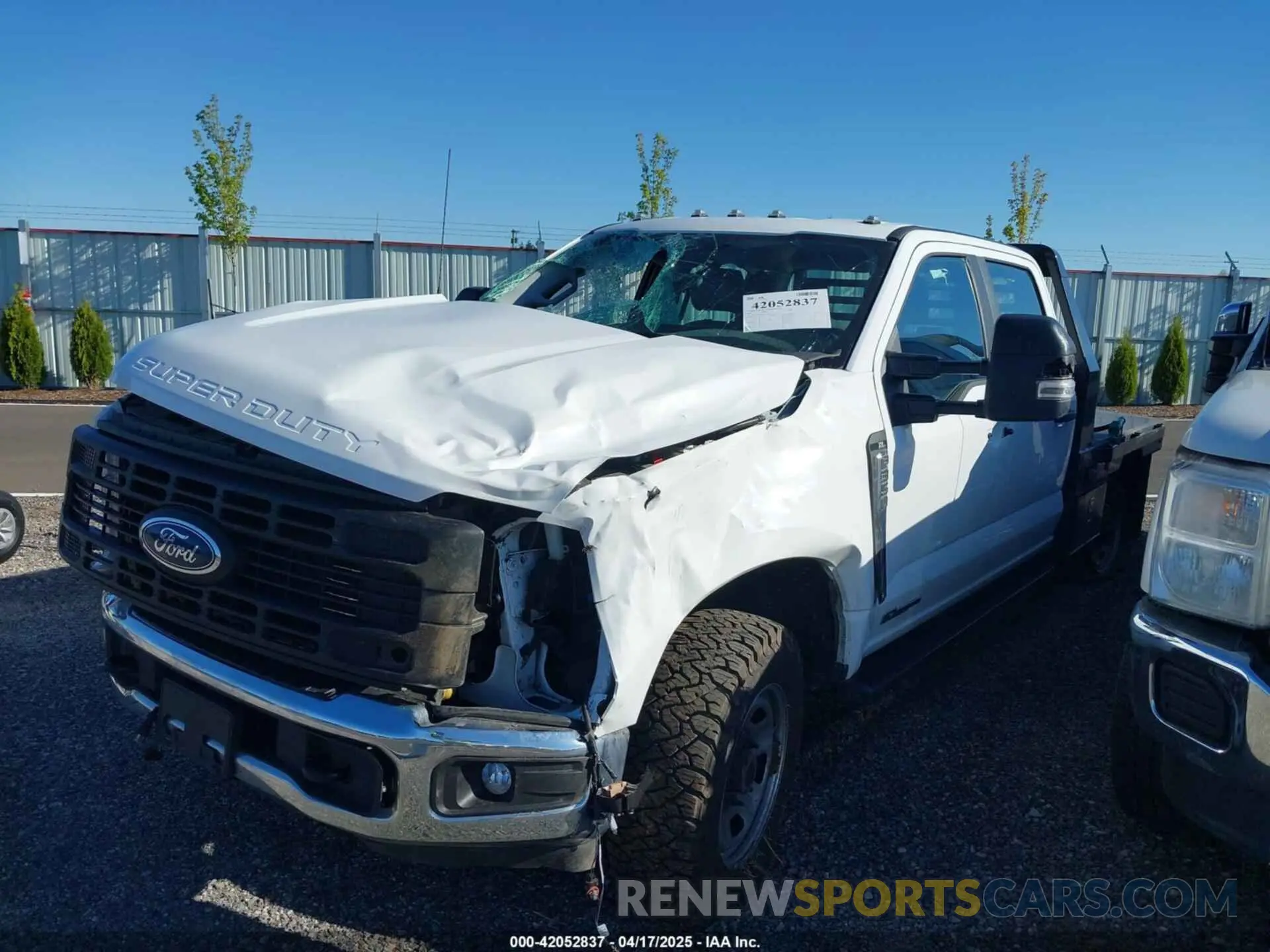 2 Фотография поврежденного автомобиля 1FT8W3BTXPED34124 FORD F-350 2023