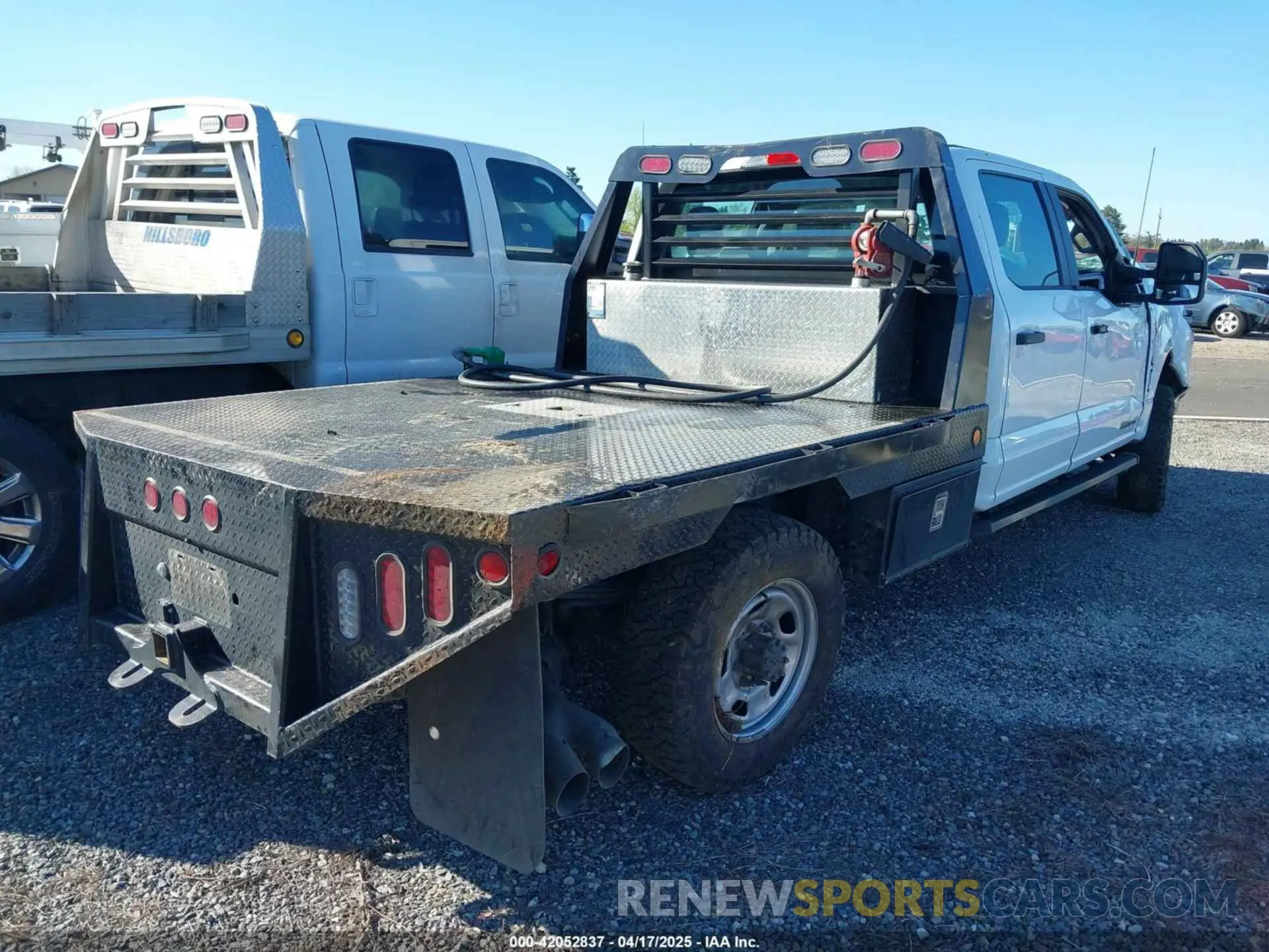 4 Фотография поврежденного автомобиля 1FT8W3BTXPED34124 FORD F-350 2023
