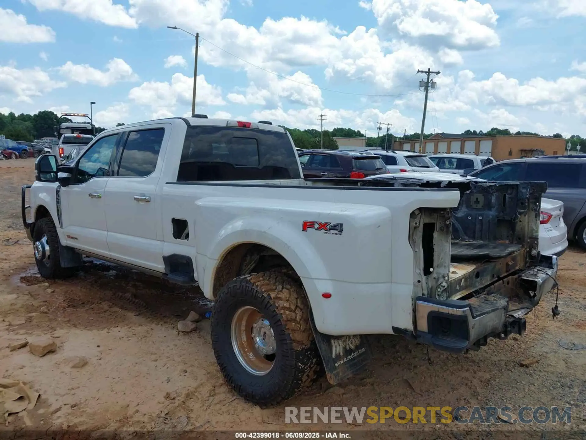 4 Фотография поврежденного автомобиля 1FT8W3DM5PEC22899 FORD F-350 2023