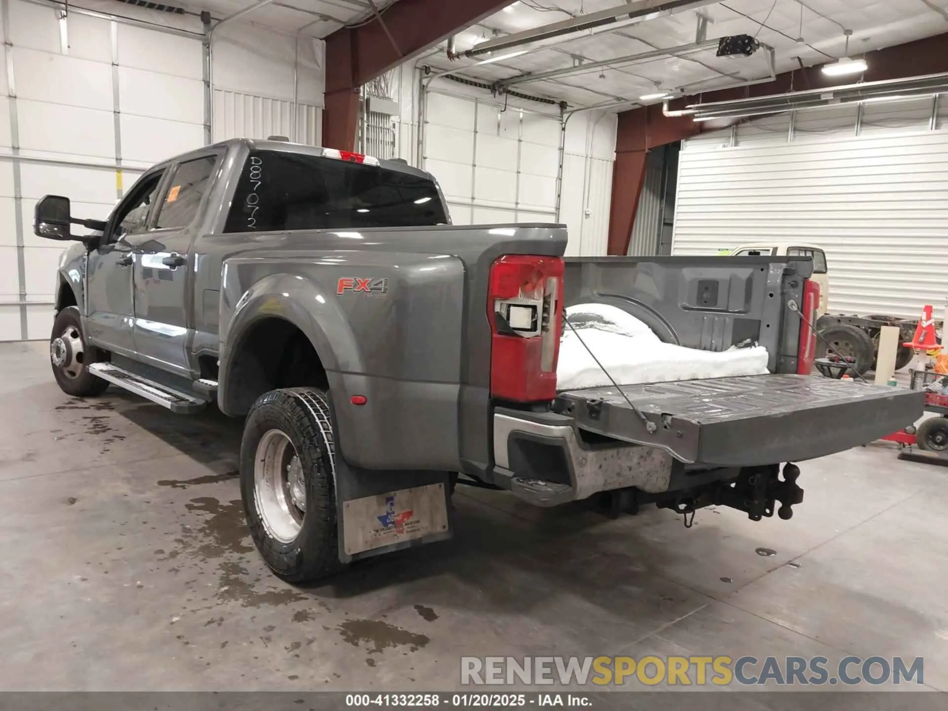3 Photograph of a damaged car 1FT8W3DT0PED87072 FORD F-350 2023