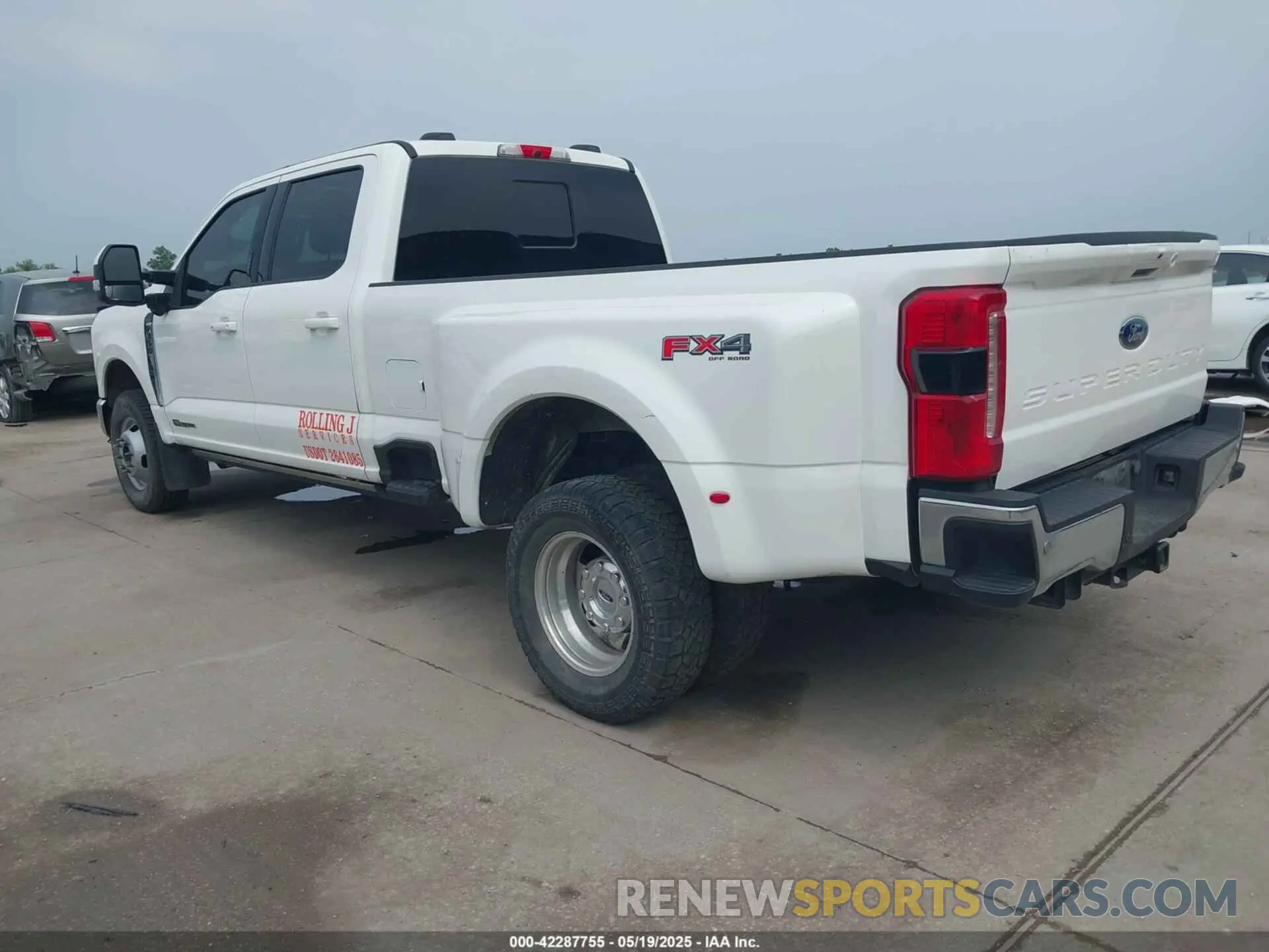 3 Photograph of a damaged car 1FT8W3DT8PED45779 FORD F-350 2023