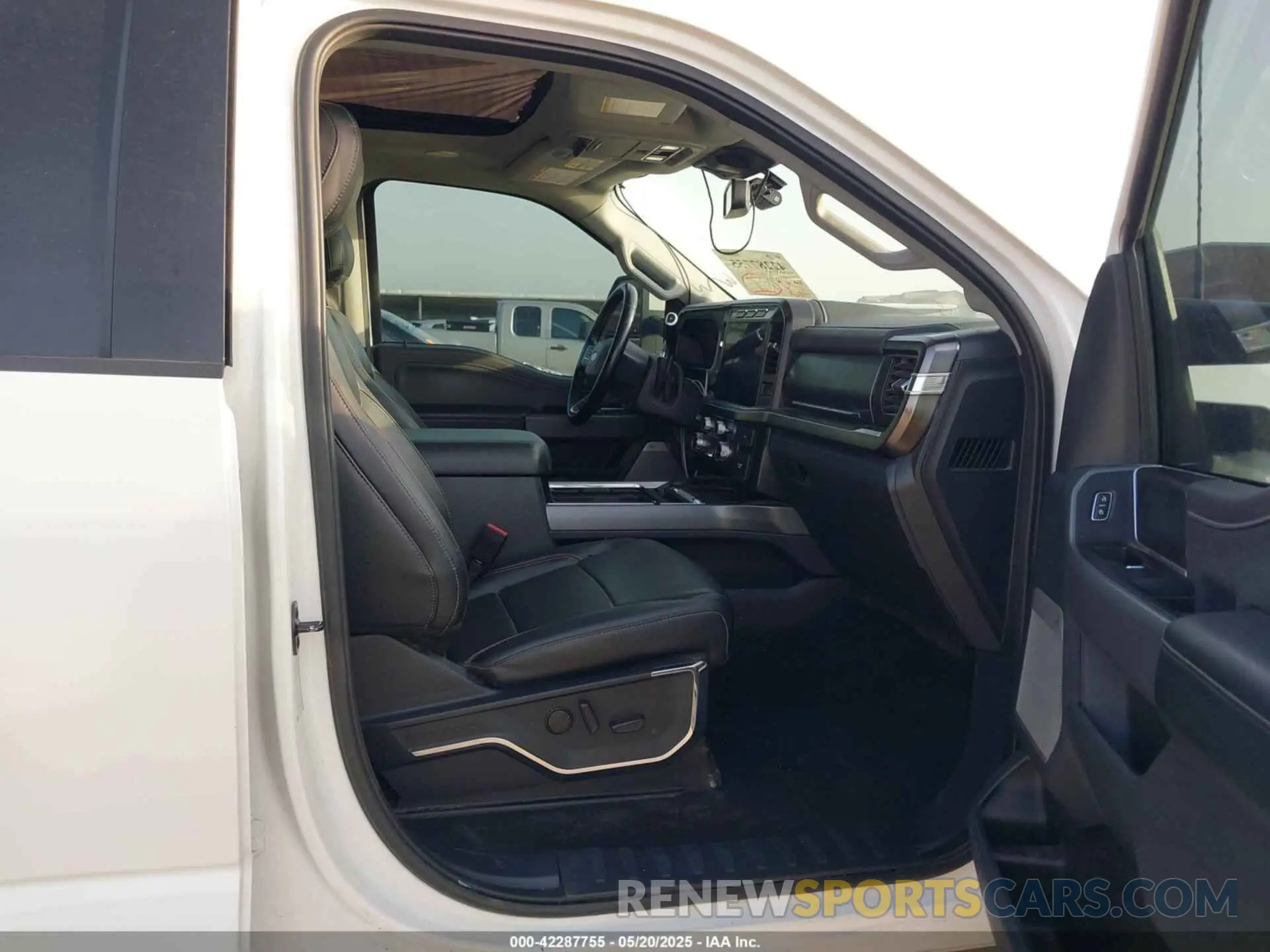 7 Photograph of a damaged car 1FT8W3DT8PED45779 FORD F-350 2023