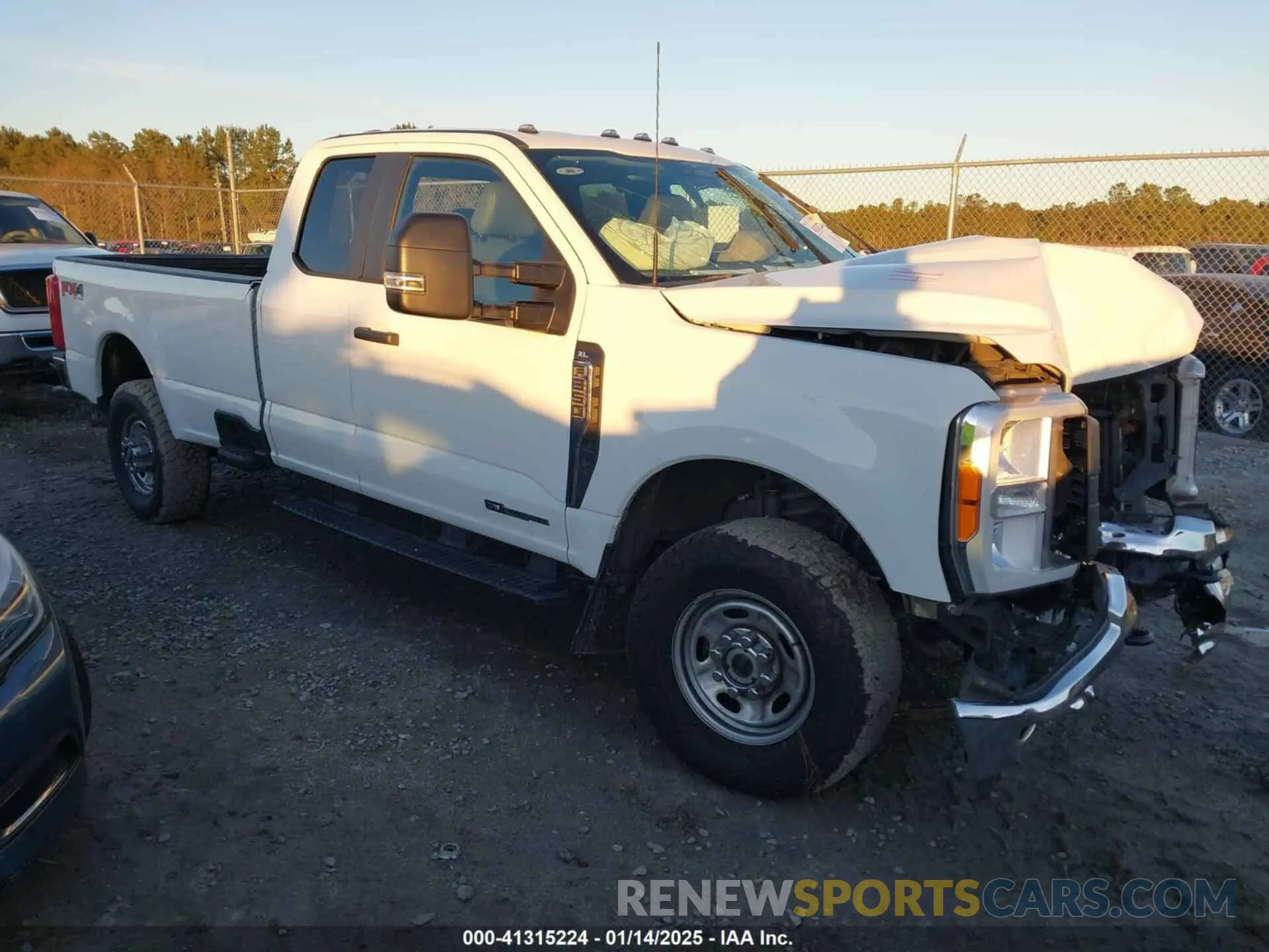 1 Photograph of a damaged car 1FT8X3BT3PED14181 FORD F-350 2023