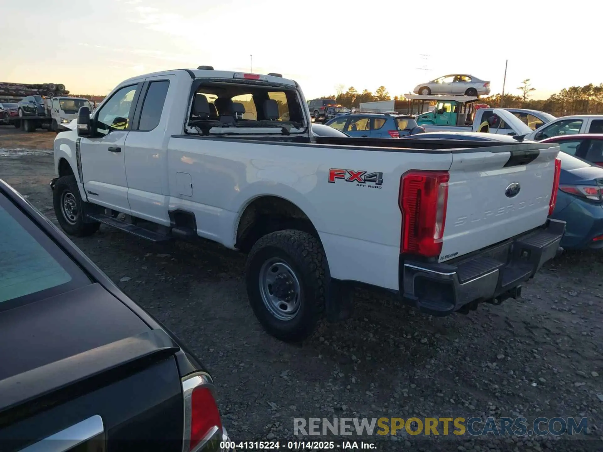 3 Photograph of a damaged car 1FT8X3BT3PED14181 FORD F-350 2023