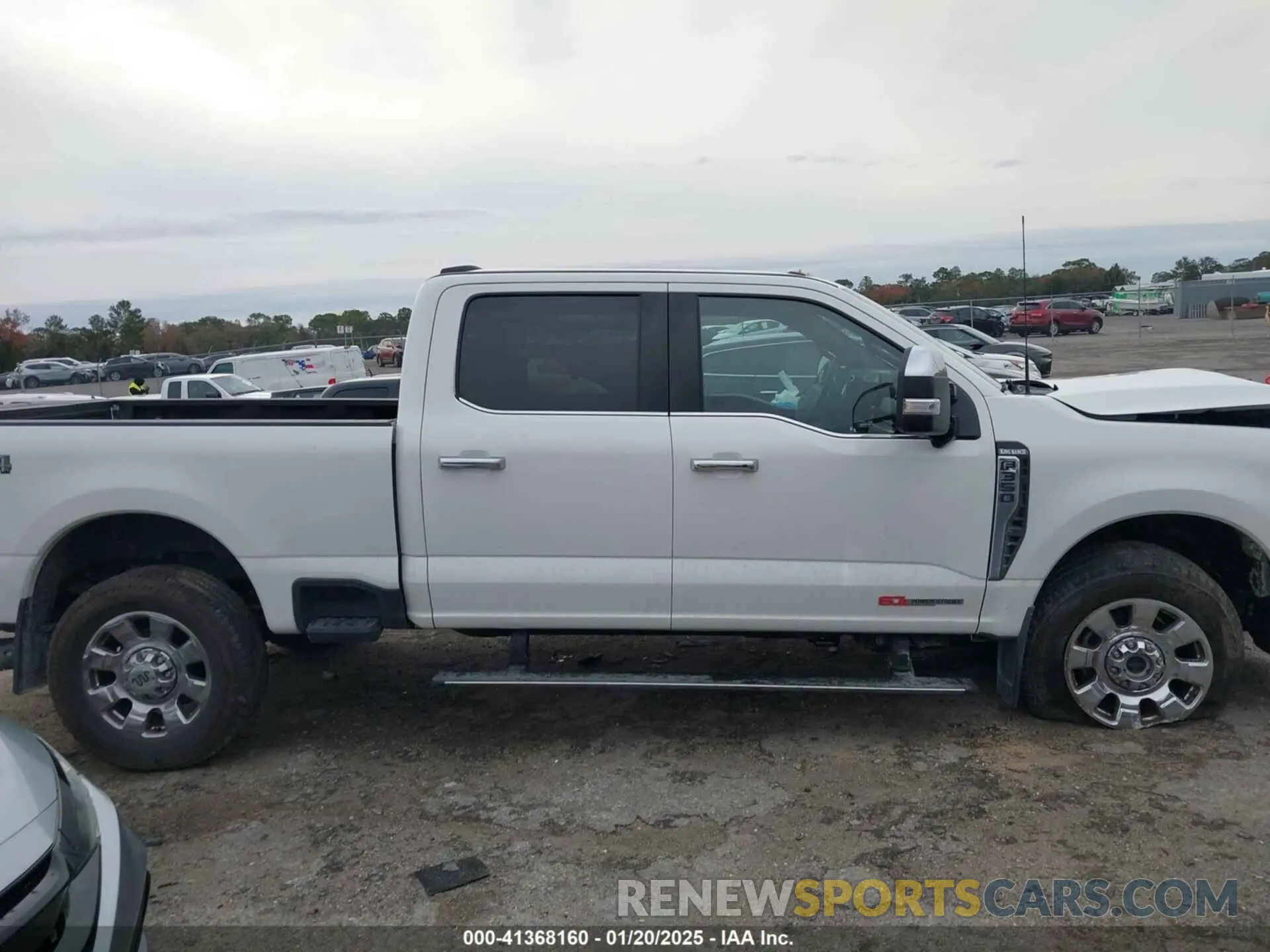 13 Фотография поврежденного автомобиля 1FT8W3BM0REC85401 FORD F-350 2024