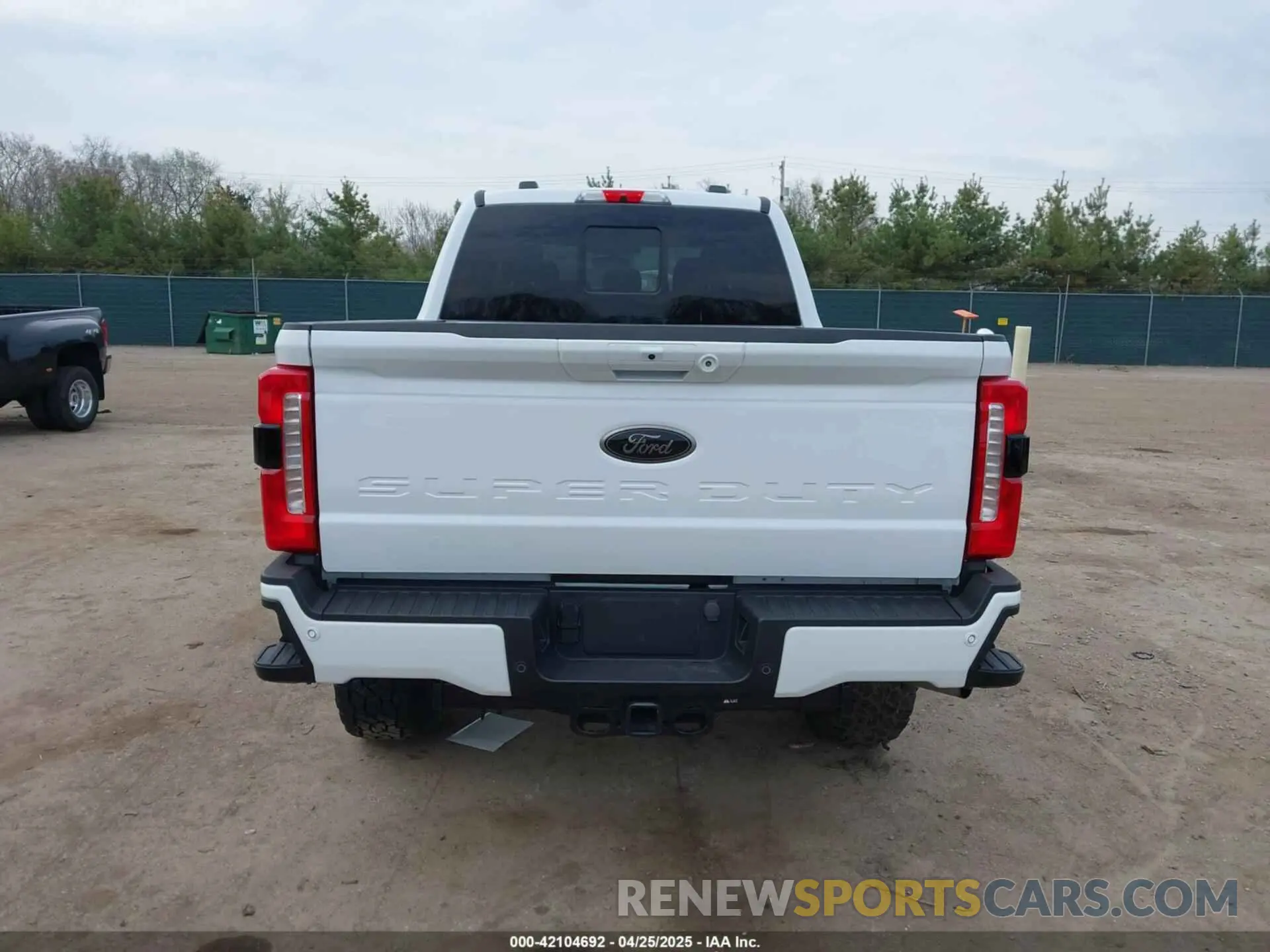 15 Photograph of a damaged car 1FT8W3BN5REC45999 FORD F-350 2024