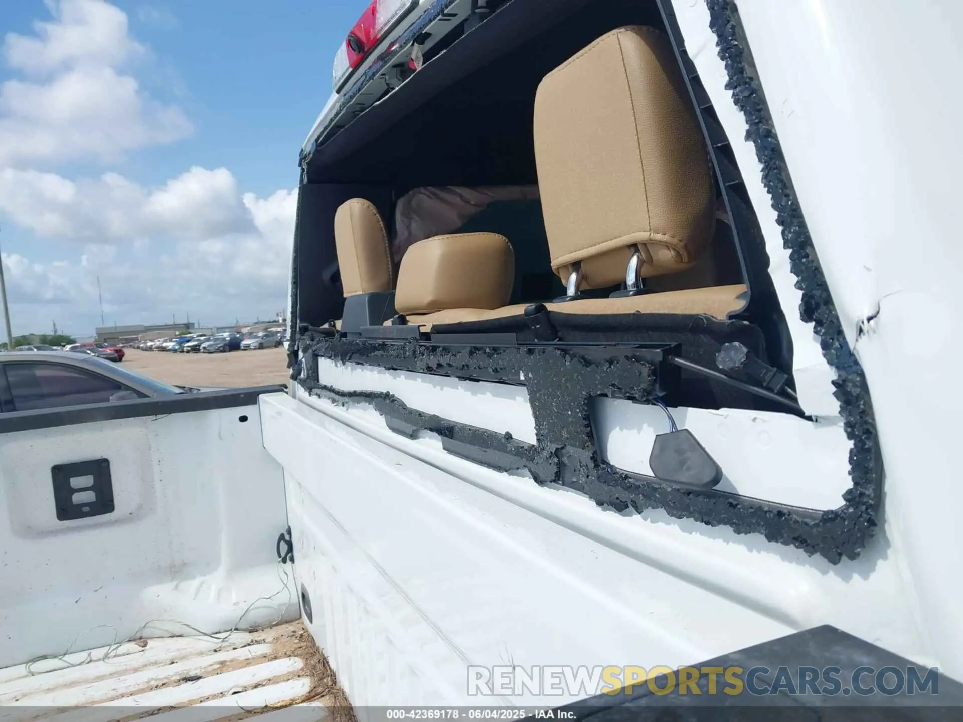 12 Photograph of a damaged car 1FT8W3DM8RED78437 FORD F-350 2024