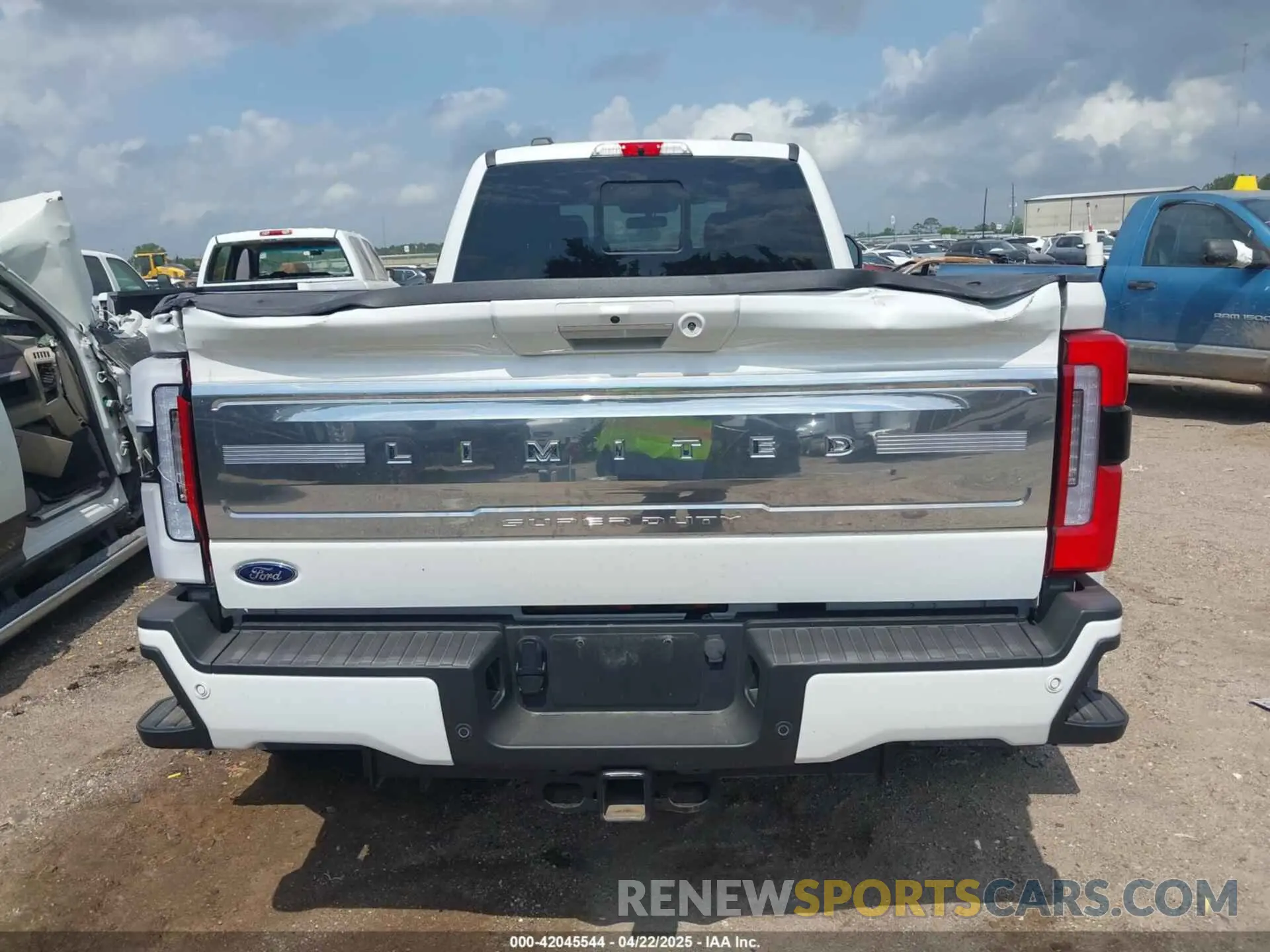 15 Фотография поврежденного автомобиля 1FT8W3DM9REC27199 FORD F-350 2024