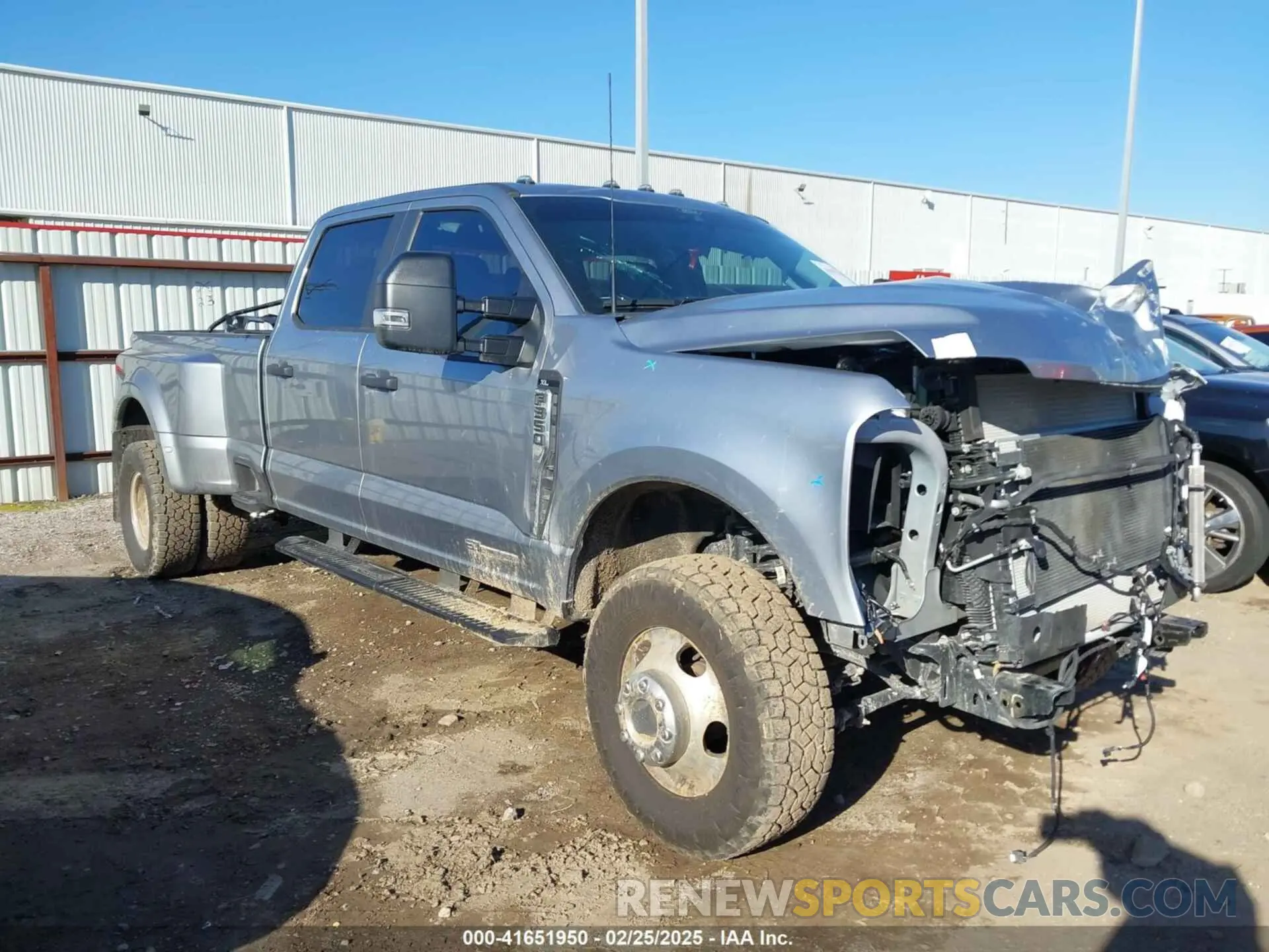 1 Фотография поврежденного автомобиля 1FT8W3DT2REE90383 FORD F-350 2024