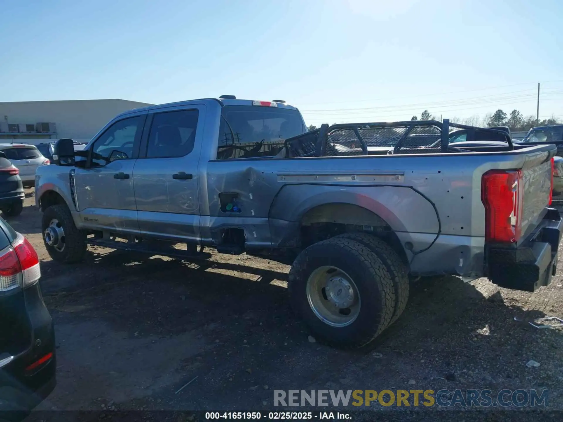 15 Фотография поврежденного автомобиля 1FT8W3DT2REE90383 FORD F-350 2024