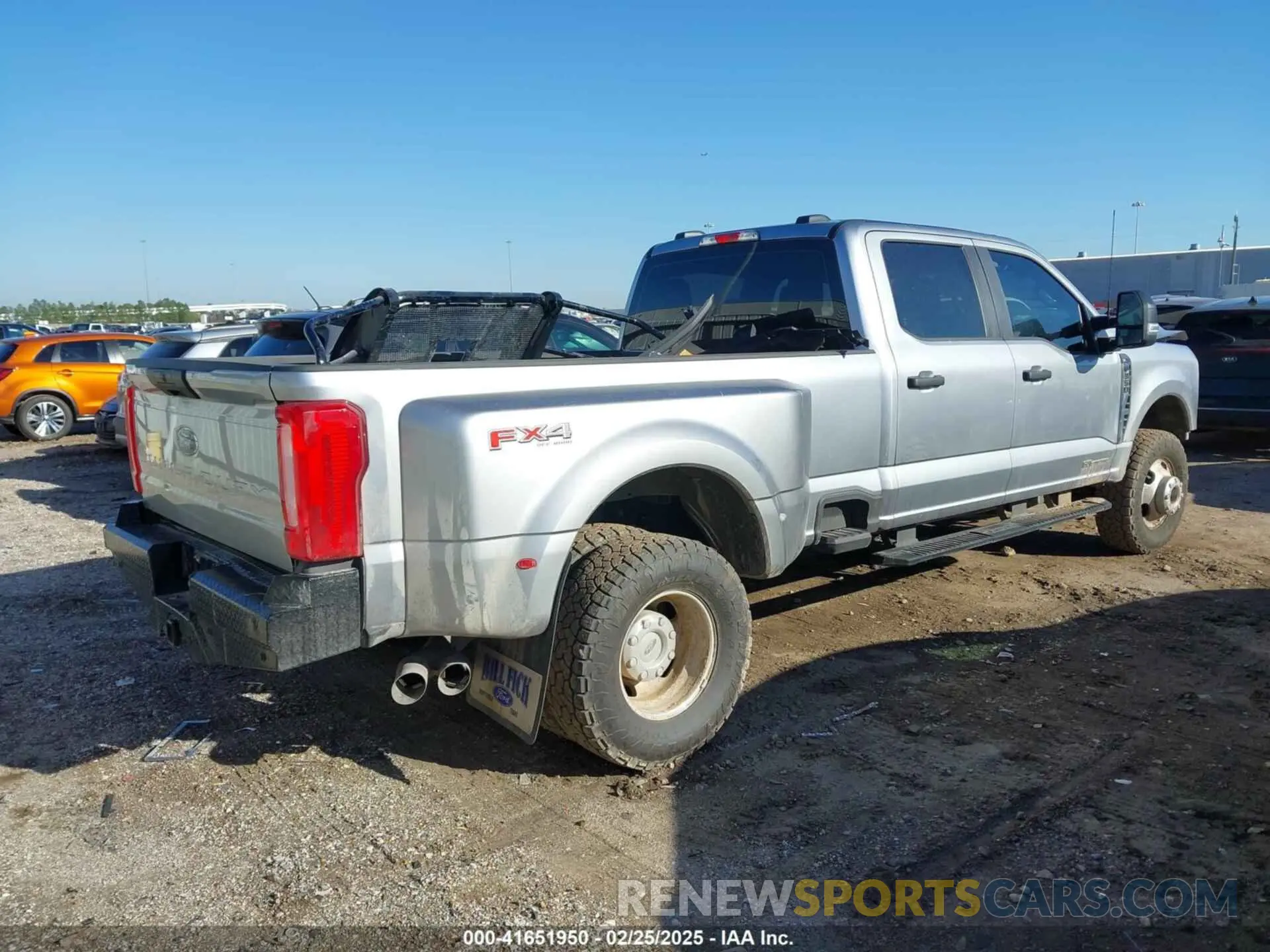 4 Фотография поврежденного автомобиля 1FT8W3DT2REE90383 FORD F-350 2024