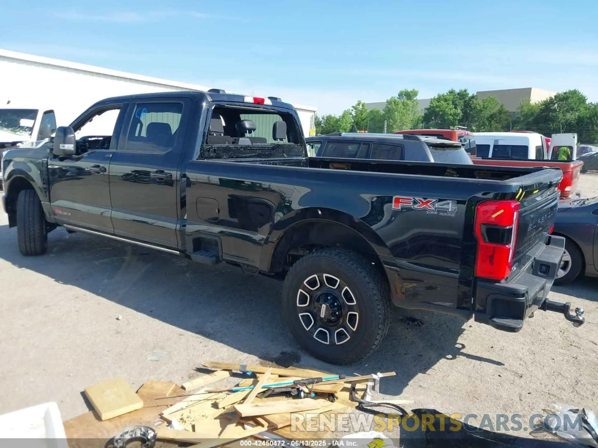 3 Фотография поврежденного автомобиля 1FT8W3BM0SEC55417 FORD F-350 2025