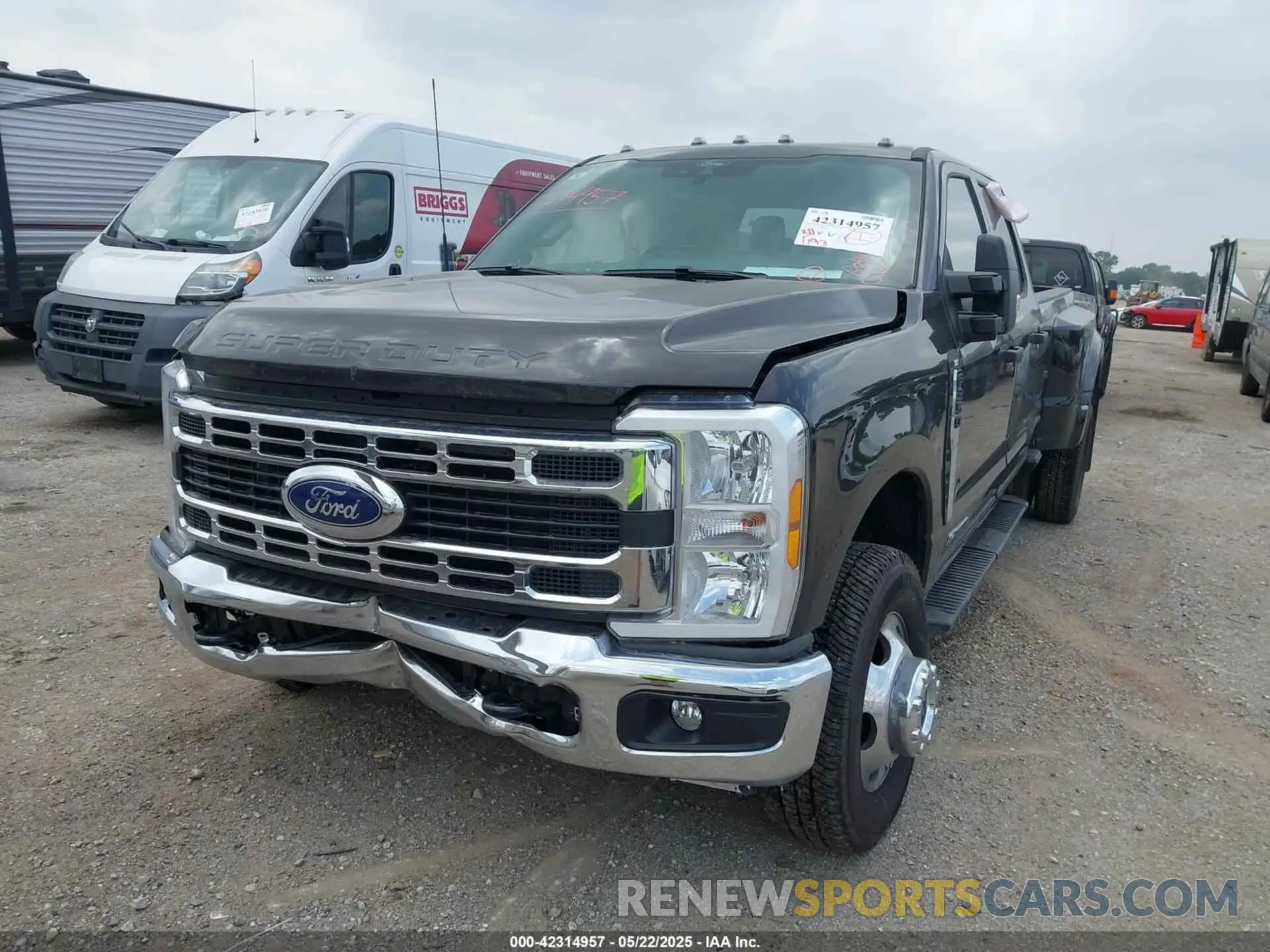 2 Photograph of a damaged car 1FT8W3DT9SEC56358 FORD F-350 2025