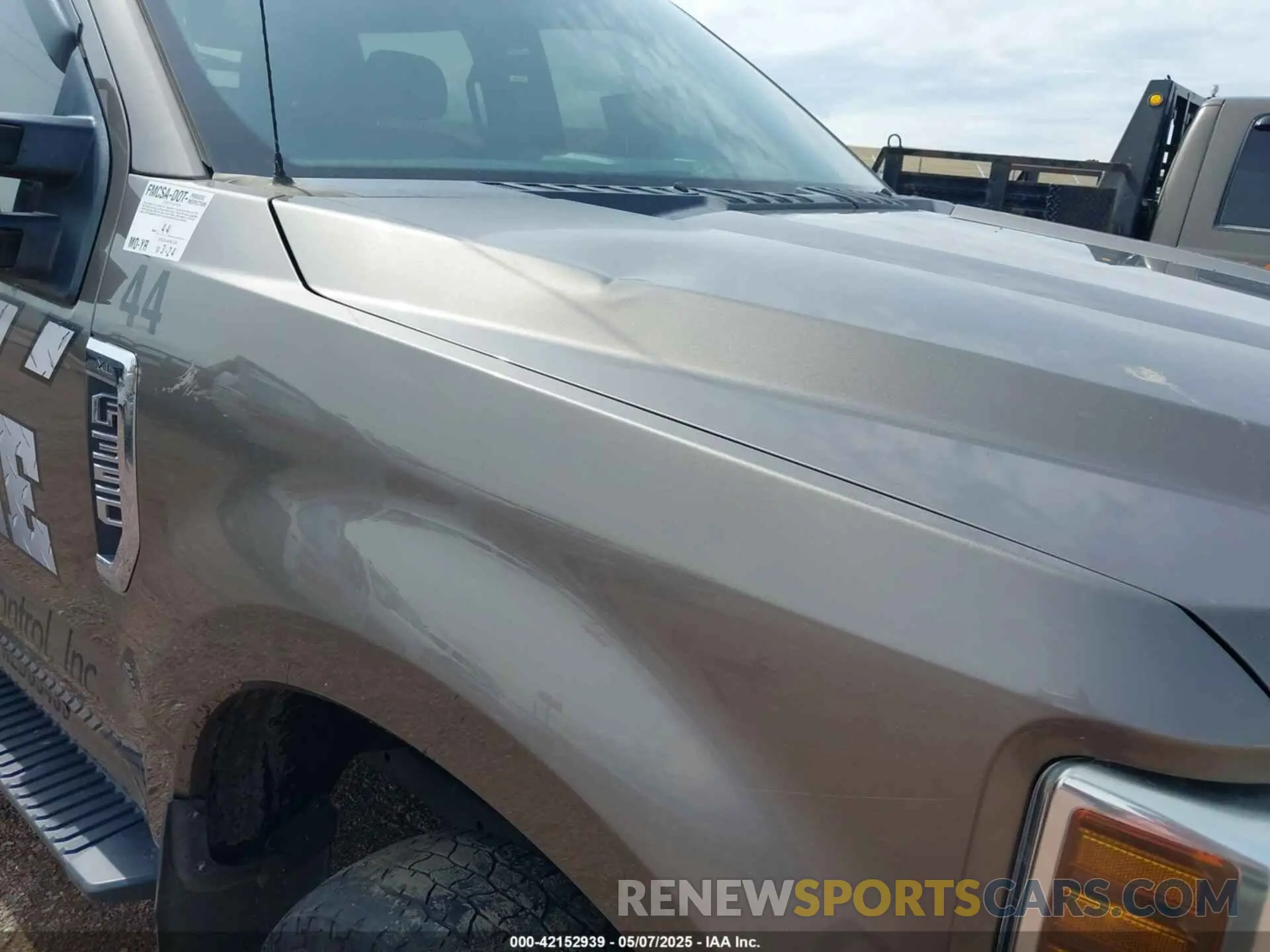 11 Photograph of a damaged car 1FD8W3H69KED65435 FORD F-350 CHASSIS 2019
