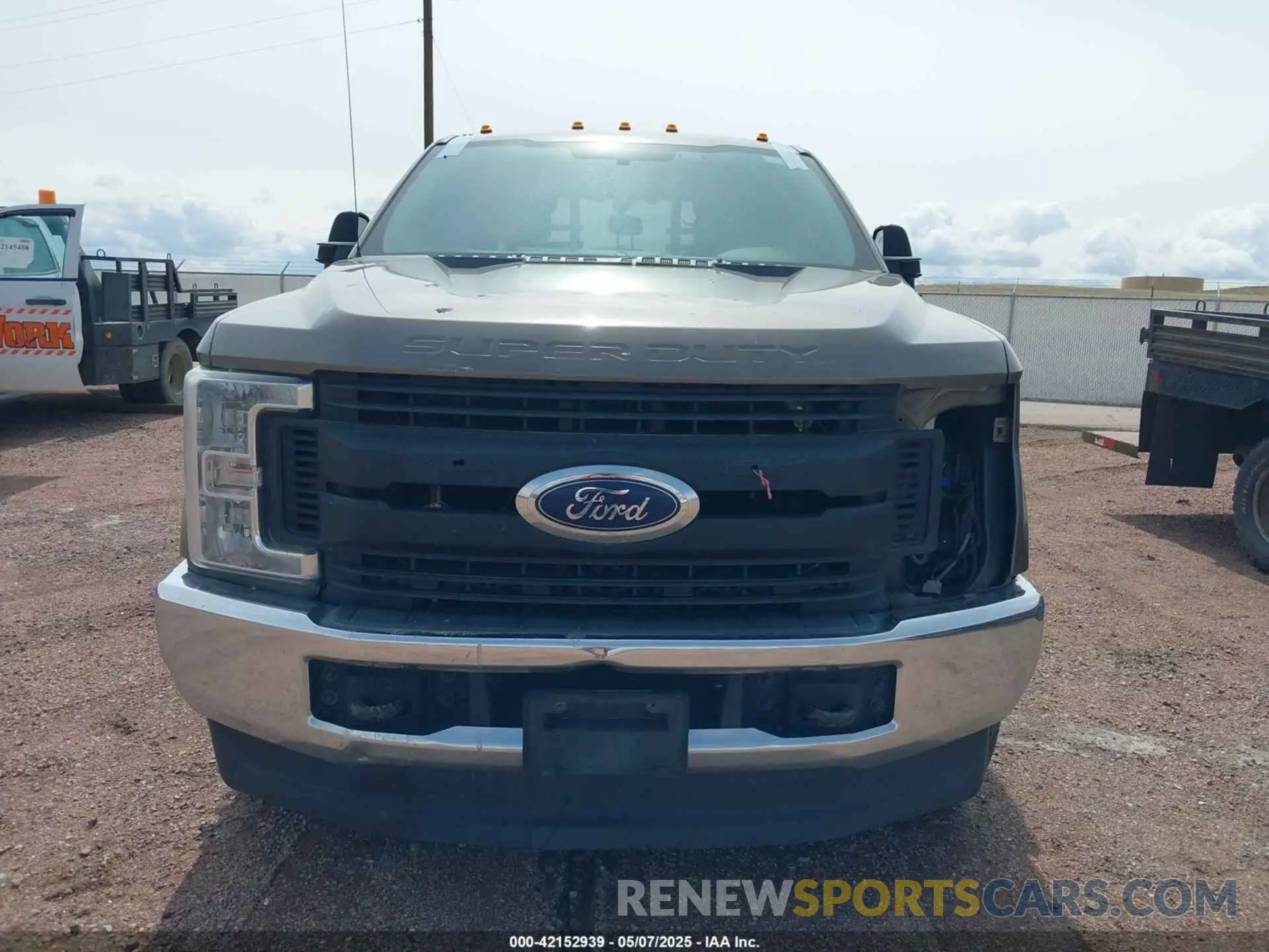 12 Photograph of a damaged car 1FD8W3H69KED65435 FORD F-350 CHASSIS 2019