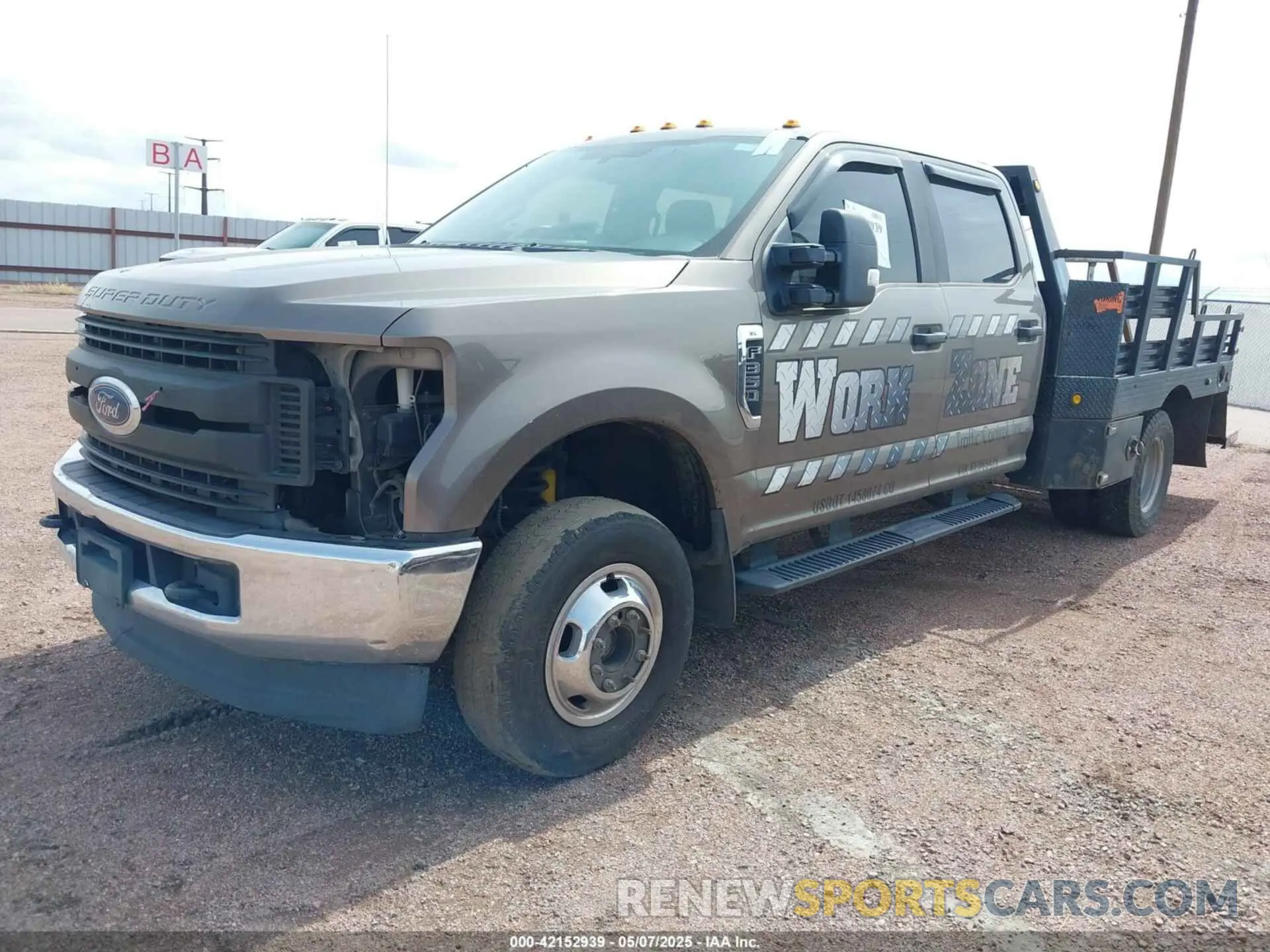 2 Photograph of a damaged car 1FD8W3H69KED65435 FORD F-350 CHASSIS 2019