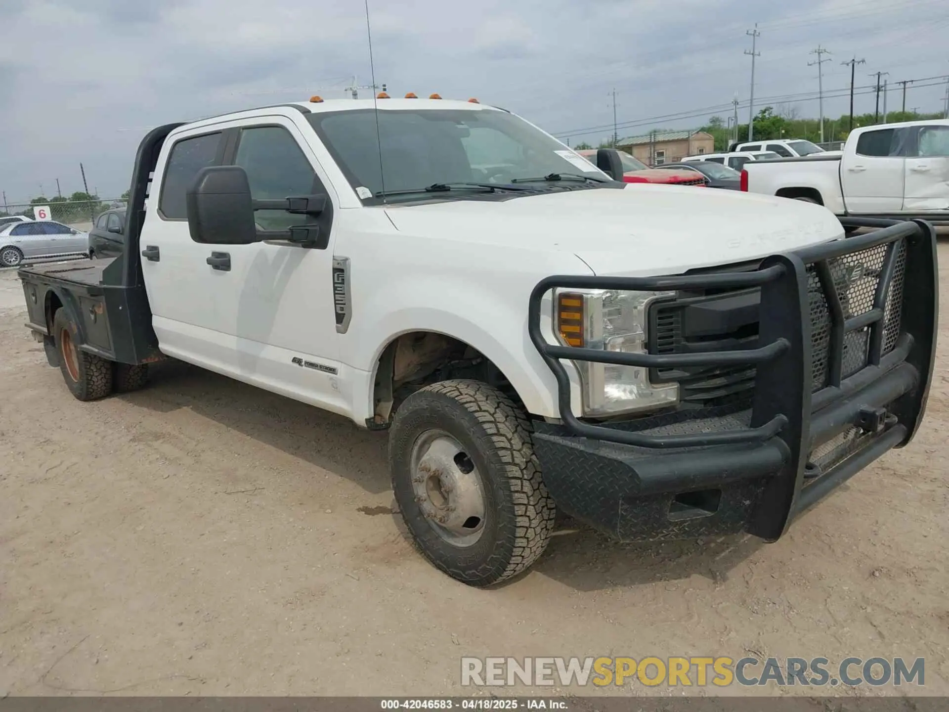 1 Photograph of a damaged car 1FD8W3HT4KEG56933 FORD F-350 CHASSIS 2019