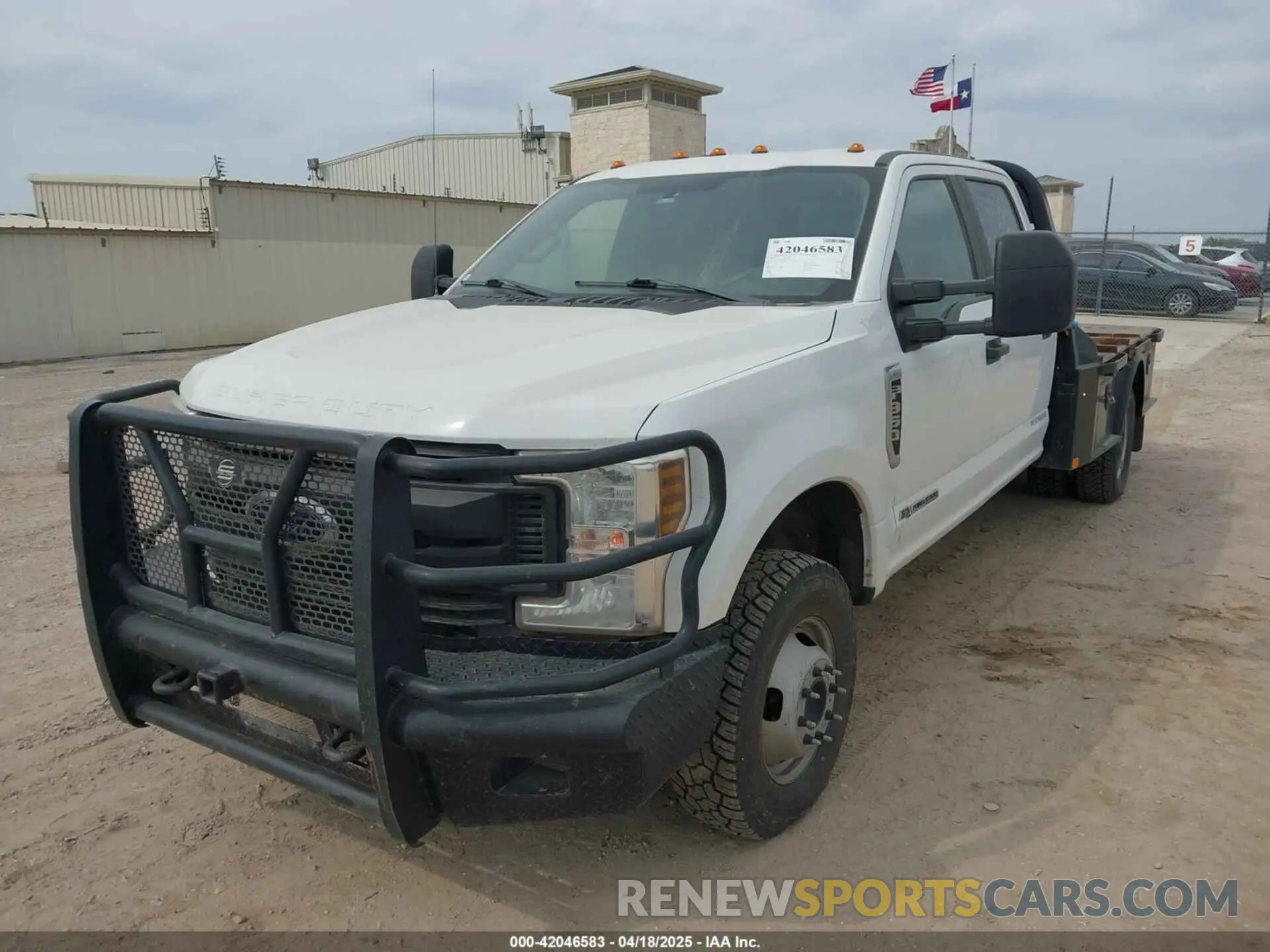 11 Photograph of a damaged car 1FD8W3HT4KEG56933 FORD F-350 CHASSIS 2019